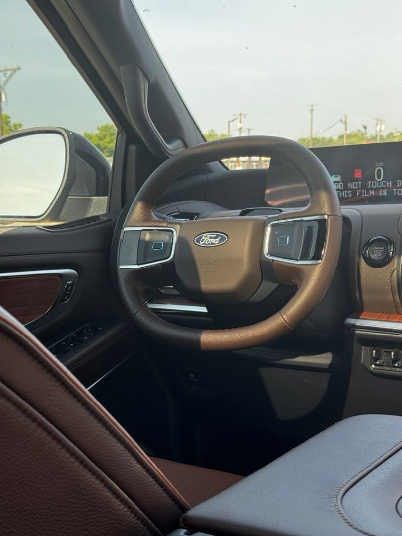 2027 White Metallic /Mesa Ford Expedition King Ranch (1FMJU1P88VE) with an EcoBoost 3.5L V6 GTDi DOHC 24V Twin Turbocharged engine, Automatic transmission, located at 1105 E Mulberry, Kaufman, TX, 75142, (972) 962-2151, 32.589550, -96.300926 - 4WD.<br>Star White Metallic Tri-Coat 2027 Ford Expedition 4D Sport Utility King Ranch 4WD 10-Speed Automatic EcoBoost 3.5L V6 GTDi DOHC 24V Twin Turbocharged 15/22 City/Highway MPG- Photo#37