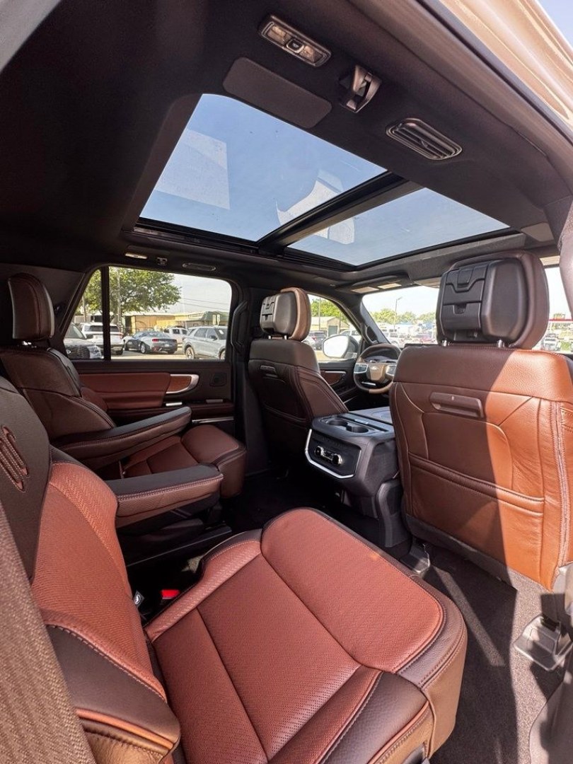 2027 White Metallic /Mesa Ford Expedition King Ranch (1FMJU1P88VE) with an EcoBoost 3.5L V6 GTDi DOHC 24V Twin Turbocharged engine, Automatic transmission, located at 1105 E Mulberry, Kaufman, TX, 75142, (972) 962-2151, 32.589550, -96.300926 - 4WD.<br>Star White Metallic Tri-Coat 2027 Ford Expedition 4D Sport Utility King Ranch 4WD 10-Speed Automatic EcoBoost 3.5L V6 GTDi DOHC 24V Twin Turbocharged 15/22 City/Highway MPG- Photo#38