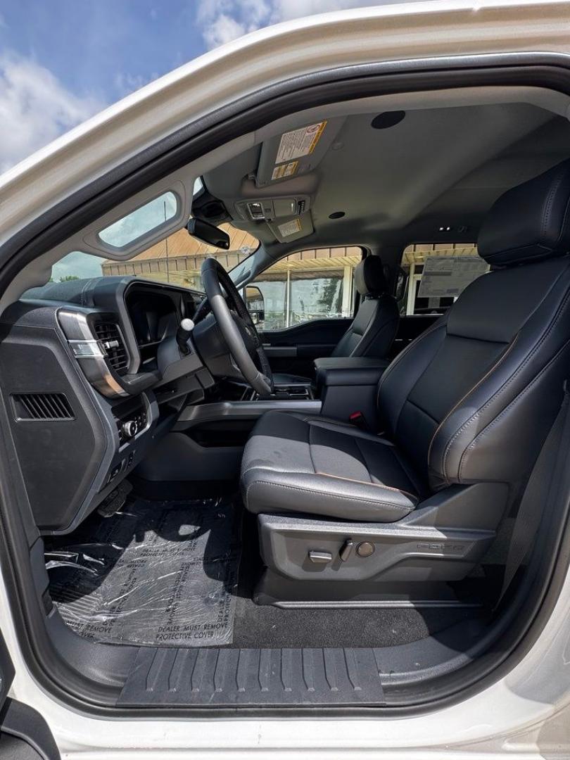 2026 White Metallic /Black Onyx Ford F-350SD Lariat (1FT8W3DT3TE) with an Power Stroke 6.7L V8 DI 32V OHV Turbodiesel engine, Automatic transmission, located at 1105 E Mulberry, Kaufman, TX, 75142, (972) 962-2151, 32.589550, -96.300926 - $5,165 off MSRP!<br><br>4WD.<br>Star White Metallic Tri-Coat 2026 Ford F-350SD 4D Crew Cab Lariat DRW 4WD 10-Speed Automatic Power Stroke 6.7L V8 DI 32V OHV Turbodiesel Price includes: $1000 - Retail Customer Cash. Exp. 09/30/2026- Photo#10