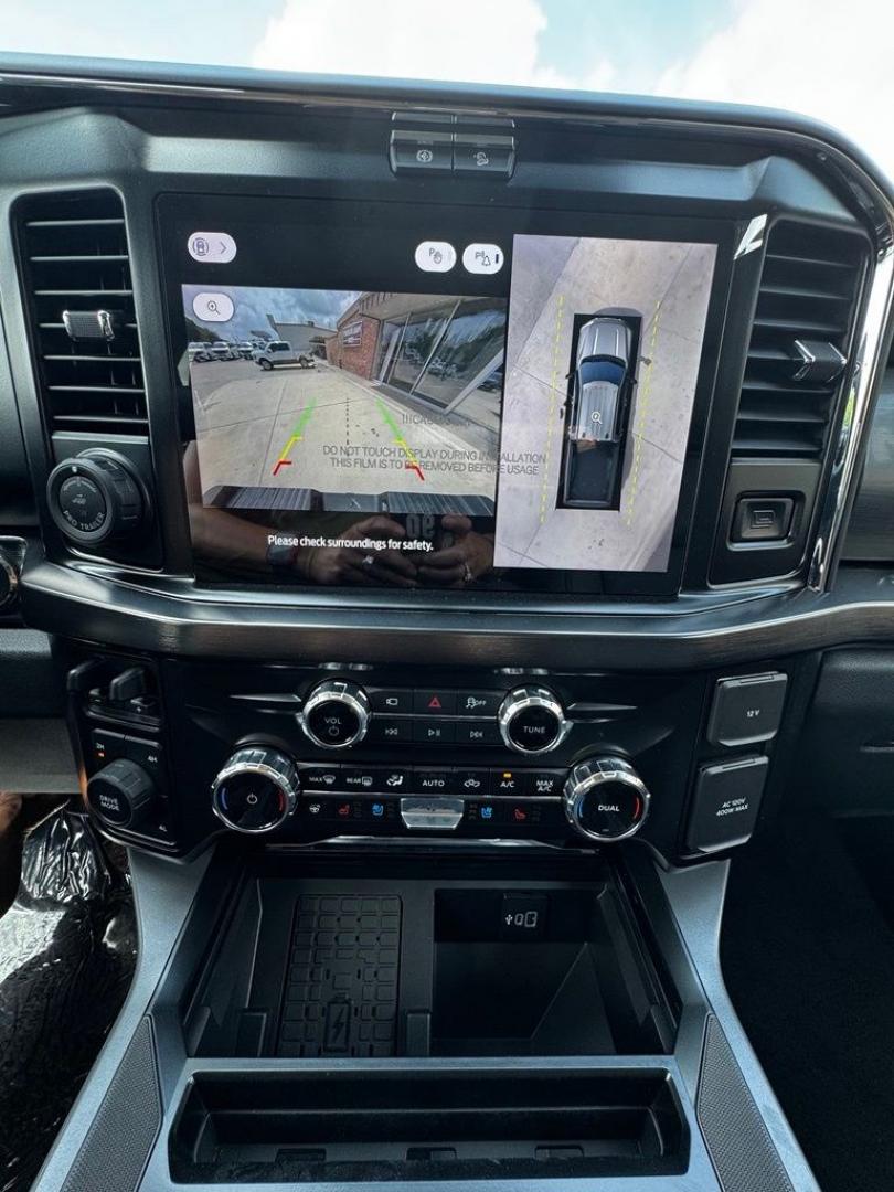 2026 White Metallic /Black Onyx Ford F-350SD Lariat (1FT8W3DT3TE) with an Power Stroke 6.7L V8 DI 32V OHV Turbodiesel engine, Automatic transmission, located at 1105 E Mulberry, Kaufman, TX, 75142, (972) 962-2151, 32.589550, -96.300926 - $5,165 off MSRP!<br><br>4WD.<br>Star White Metallic Tri-Coat 2026 Ford F-350SD 4D Crew Cab Lariat DRW 4WD 10-Speed Automatic Power Stroke 6.7L V8 DI 32V OHV Turbodiesel Price includes: $1000 - Retail Customer Cash. Exp. 09/30/2026- Photo#15