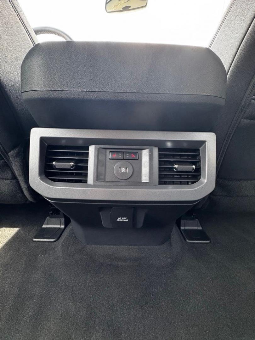 2026 White Metallic /Black Onyx Ford F-350SD Lariat (1FT8W3DT3TE) with an Power Stroke 6.7L V8 DI 32V OHV Turbodiesel engine, Automatic transmission, located at 1105 E Mulberry, Kaufman, TX, 75142, (972) 962-2151, 32.589550, -96.300926 - $5,165 off MSRP!<br><br>4WD.<br>Star White Metallic Tri-Coat 2026 Ford F-350SD 4D Crew Cab Lariat DRW 4WD 10-Speed Automatic Power Stroke 6.7L V8 DI 32V OHV Turbodiesel Price includes: $1000 - Retail Customer Cash. Exp. 09/30/2026- Photo#22