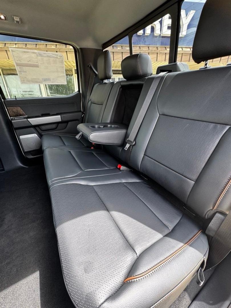 2026 White Metallic /Black Onyx Ford F-350SD Lariat (1FT8W3DT3TE) with an Power Stroke 6.7L V8 DI 32V OHV Turbodiesel engine, Automatic transmission, located at 1105 E Mulberry, Kaufman, TX, 75142, (972) 962-2151, 32.589550, -96.300926 - $5,165 off MSRP!<br><br>4WD.<br>Star White Metallic Tri-Coat 2026 Ford F-350SD 4D Crew Cab Lariat DRW 4WD 10-Speed Automatic Power Stroke 6.7L V8 DI 32V OHV Turbodiesel Price includes: $1000 - Retail Customer Cash. Exp. 09/30/2026- Photo#26