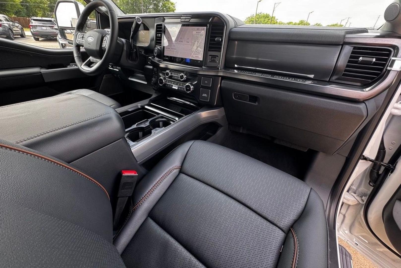 2026 White Metallic /Black Onyx Ford F-350SD Lariat (1FT8W3DT3TE) with an Power Stroke 6.7L V8 DI 32V OHV Turbodiesel engine, Automatic transmission, located at 1105 E Mulberry, Kaufman, TX, 75142, (972) 962-2151, 32.589550, -96.300926 - $5,165 off MSRP!<br><br>4WD.<br>Star White Metallic Tri-Coat 2026 Ford F-350SD 4D Crew Cab Lariat DRW 4WD 10-Speed Automatic Power Stroke 6.7L V8 DI 32V OHV Turbodiesel Price includes: $1000 - Retail Customer Cash. Exp. 09/30/2026- Photo#29
