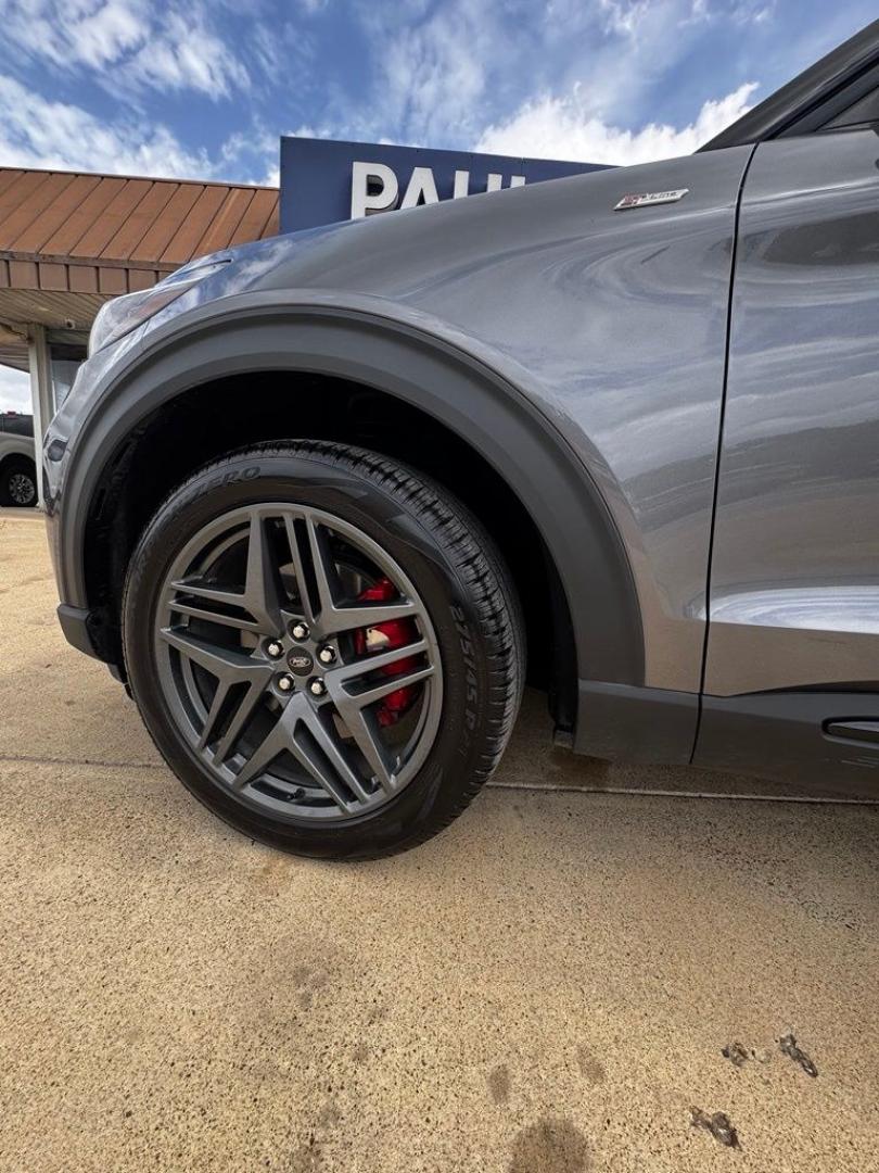 2025 Gray Metallic /Onyx Ford Explorer ST-Line (1FMUK8KH9SG) with an 2.3L EcoBoost I-4 engine, Automatic transmission, located at 1105 E Mulberry, Kaufman, TX, 75142, (972) 962-2151, 32.589550, -96.300926 - Gray Metallic 2025 Ford Explorer 4D Sport Utility ST-Line 4WD 10-Speed Automatic 2.3L EcoBoost I-4 4WD. Priced below KBB Fair Purchase Price!<br><br><br>Recent Arrival! Odometer is 15931 miles below market average! 20/27 City/Highway MPG<br><br><br>Please call Paul Murrey Ford Inc. In Kaufman Texas- Photo#13