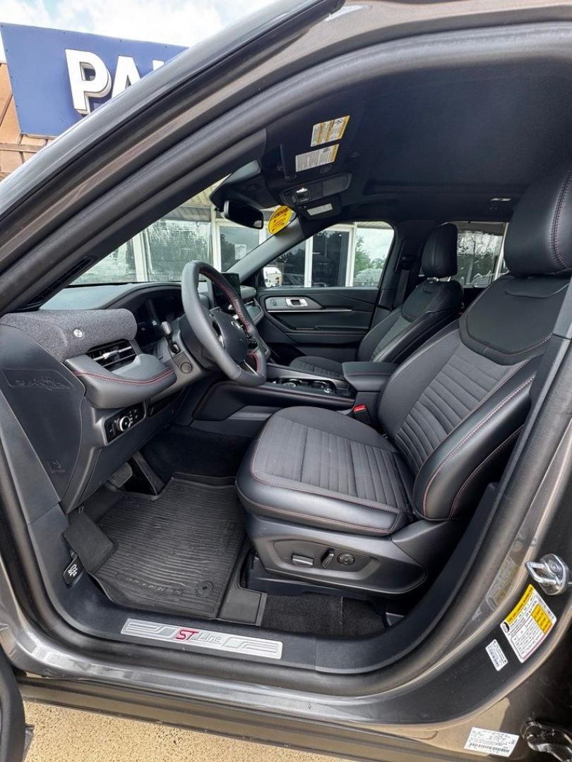 2025 Gray Metallic /Onyx Ford Explorer ST-Line (1FMUK8KH9SG) with an 2.3L EcoBoost I-4 engine, Automatic transmission, located at 1105 E Mulberry, Kaufman, TX, 75142, (972) 962-2151, 32.589550, -96.300926 - Gray Metallic 2025 Ford Explorer 4D Sport Utility ST-Line 4WD 10-Speed Automatic 2.3L EcoBoost I-4 4WD. Priced below KBB Fair Purchase Price!<br><br><br>Recent Arrival! Odometer is 15931 miles below market average! 20/27 City/Highway MPG<br><br><br>Please call Paul Murrey Ford Inc. In Kaufman Texas- Photo#14