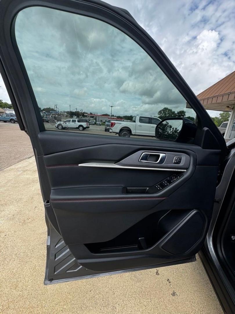 2025 Gray Metallic /Onyx Ford Explorer ST-Line (1FMUK8KH9SG) with an 2.3L EcoBoost I-4 engine, Automatic transmission, located at 1105 E Mulberry, Kaufman, TX, 75142, (972) 962-2151, 32.589550, -96.300926 - Gray Metallic 2025 Ford Explorer 4D Sport Utility ST-Line 4WD 10-Speed Automatic 2.3L EcoBoost I-4 4WD. Priced below KBB Fair Purchase Price!<br><br><br>Recent Arrival! Odometer is 15931 miles below market average! 20/27 City/Highway MPG<br><br><br>Please call Paul Murrey Ford Inc. In Kaufman Texas- Photo#15