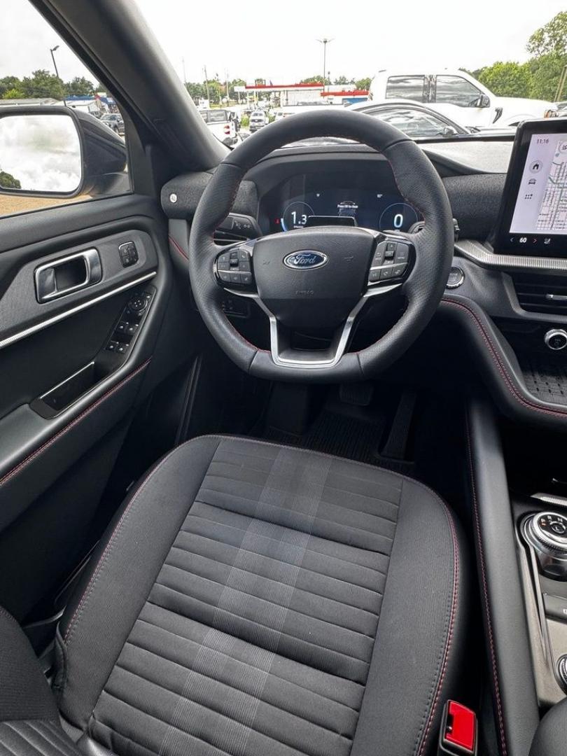2025 Gray Metallic /Onyx Ford Explorer ST-Line (1FMUK8KH9SG) with an 2.3L EcoBoost I-4 engine, Automatic transmission, located at 1105 E Mulberry, Kaufman, TX, 75142, (972) 962-2151, 32.589550, -96.300926 - Gray Metallic 2025 Ford Explorer 4D Sport Utility ST-Line 4WD 10-Speed Automatic 2.3L EcoBoost I-4 4WD. Priced below KBB Fair Purchase Price!<br><br><br>Recent Arrival! Odometer is 15931 miles below market average! 20/27 City/Highway MPG<br><br><br>Please call Paul Murrey Ford Inc. In Kaufman Texas- Photo#18