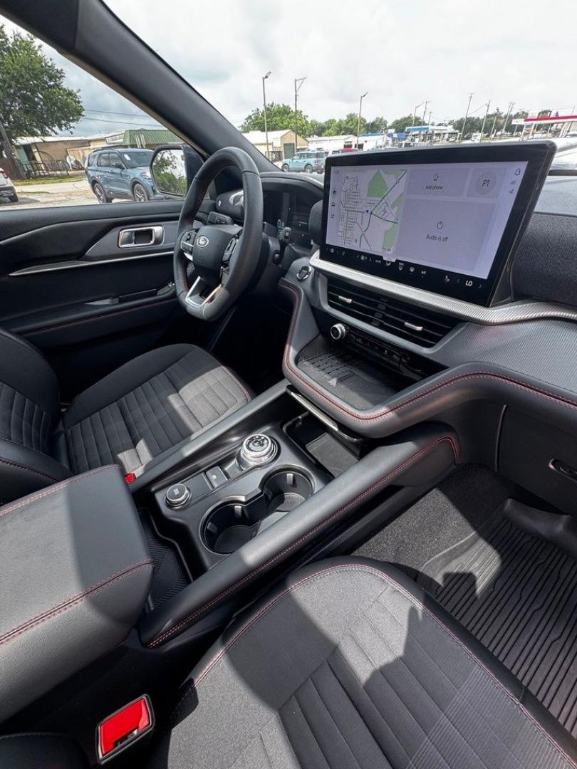 2025 Gray Metallic /Onyx Ford Explorer ST-Line (1FMUK8KH9SG) with an 2.3L EcoBoost I-4 engine, Automatic transmission, located at 1105 E Mulberry, Kaufman, TX, 75142, (972) 962-2151, 32.589550, -96.300926 - Gray Metallic 2025 Ford Explorer 4D Sport Utility ST-Line 4WD 10-Speed Automatic 2.3L EcoBoost I-4 4WD. Priced below KBB Fair Purchase Price!<br><br><br>Recent Arrival! Odometer is 15931 miles below market average! 20/27 City/Highway MPG<br><br><br>Please call Paul Murrey Ford Inc. In Kaufman Texas- Photo#32