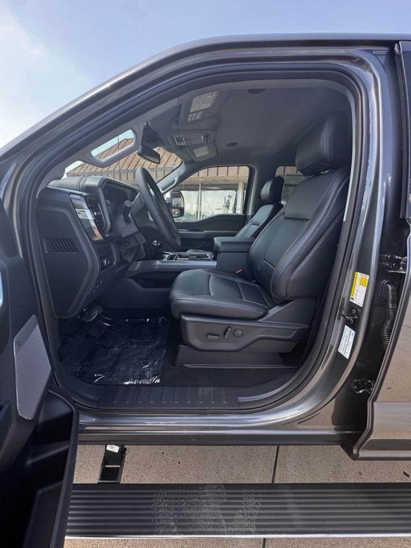 2026 Gray Metallic /Black Onyx Ford F-350SD Lariat (1FT8W3BT0TE) with an Power Stroke 6.7L V8 DI 32V OHV Turbodiesel engine, Automatic transmission, located at 1105 E Mulberry, Kaufman, TX, 75142, (972) 962-2151, 32.589550, -96.300926 - Recent Arrival! $1,000 off MSRP!<br><br>4WD.<br>Carbonized Gray Metallic 2026 Ford F-350SD 4D Crew Cab Lariat 4WD 10-Speed Automatic Power Stroke 6.7L V8 DI 32V OHV Turbodiesel Price includes: $1000 - Retail Customer Cash. Exp. 09/30/2026- Photo#12