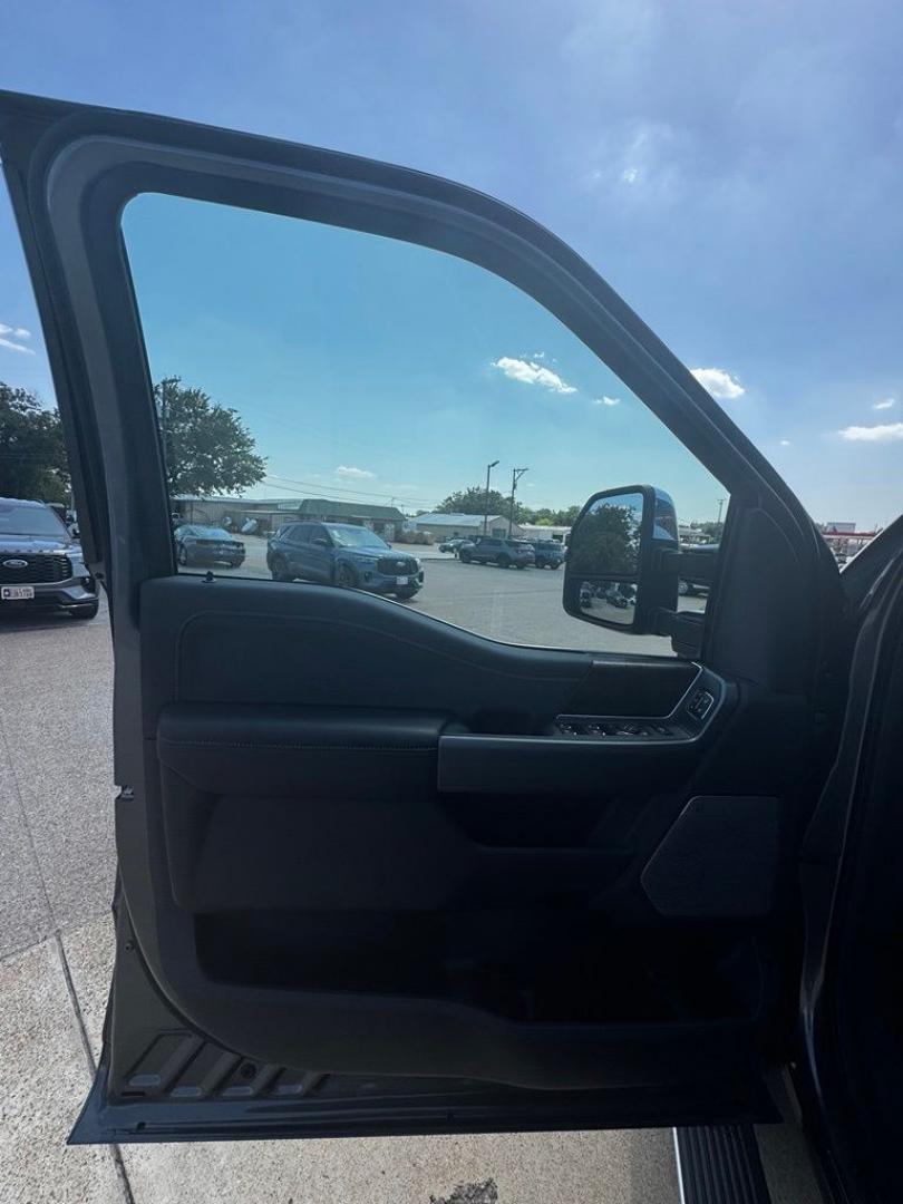 2026 Gray Metallic /Black Onyx Ford F-350SD Lariat (1FT8W3BT0TE) with an Power Stroke 6.7L V8 DI 32V OHV Turbodiesel engine, Automatic transmission, located at 1105 E Mulberry, Kaufman, TX, 75142, (972) 962-2151, 32.589550, -96.300926 - Recent Arrival! $1,000 off MSRP!<br><br>4WD.<br>Carbonized Gray Metallic 2026 Ford F-350SD 4D Crew Cab Lariat 4WD 10-Speed Automatic Power Stroke 6.7L V8 DI 32V OHV Turbodiesel Price includes: $1000 - Retail Customer Cash. Exp. 09/30/2026- Photo#14