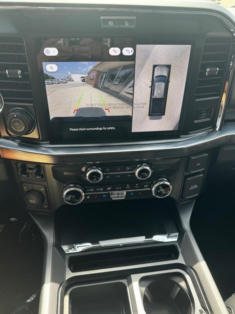 2026 Gray Metallic /Black Onyx Ford F-350SD Lariat (1FT8W3BT0TE) with an Power Stroke 6.7L V8 DI 32V OHV Turbodiesel engine, Automatic transmission, located at 1105 E Mulberry, Kaufman, TX, 75142, (972) 962-2151, 32.589550, -96.300926 - Recent Arrival! $1,000 off MSRP!<br><br>4WD.<br>Carbonized Gray Metallic 2026 Ford F-350SD 4D Crew Cab Lariat 4WD 10-Speed Automatic Power Stroke 6.7L V8 DI 32V OHV Turbodiesel Price includes: $1000 - Retail Customer Cash. Exp. 09/30/2026- Photo#17