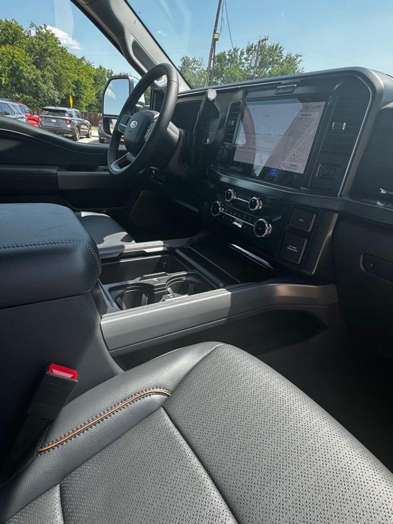 2026 Gray Metallic /Black Onyx Ford F-350SD Lariat (1FT8W3BT0TE) with an Power Stroke 6.7L V8 DI 32V OHV Turbodiesel engine, Automatic transmission, located at 1105 E Mulberry, Kaufman, TX, 75142, (972) 962-2151, 32.589550, -96.300926 - Recent Arrival! $1,000 off MSRP!<br><br>4WD.<br>Carbonized Gray Metallic 2026 Ford F-350SD 4D Crew Cab Lariat 4WD 10-Speed Automatic Power Stroke 6.7L V8 DI 32V OHV Turbodiesel Price includes: $1000 - Retail Customer Cash. Exp. 09/30/2026- Photo#32