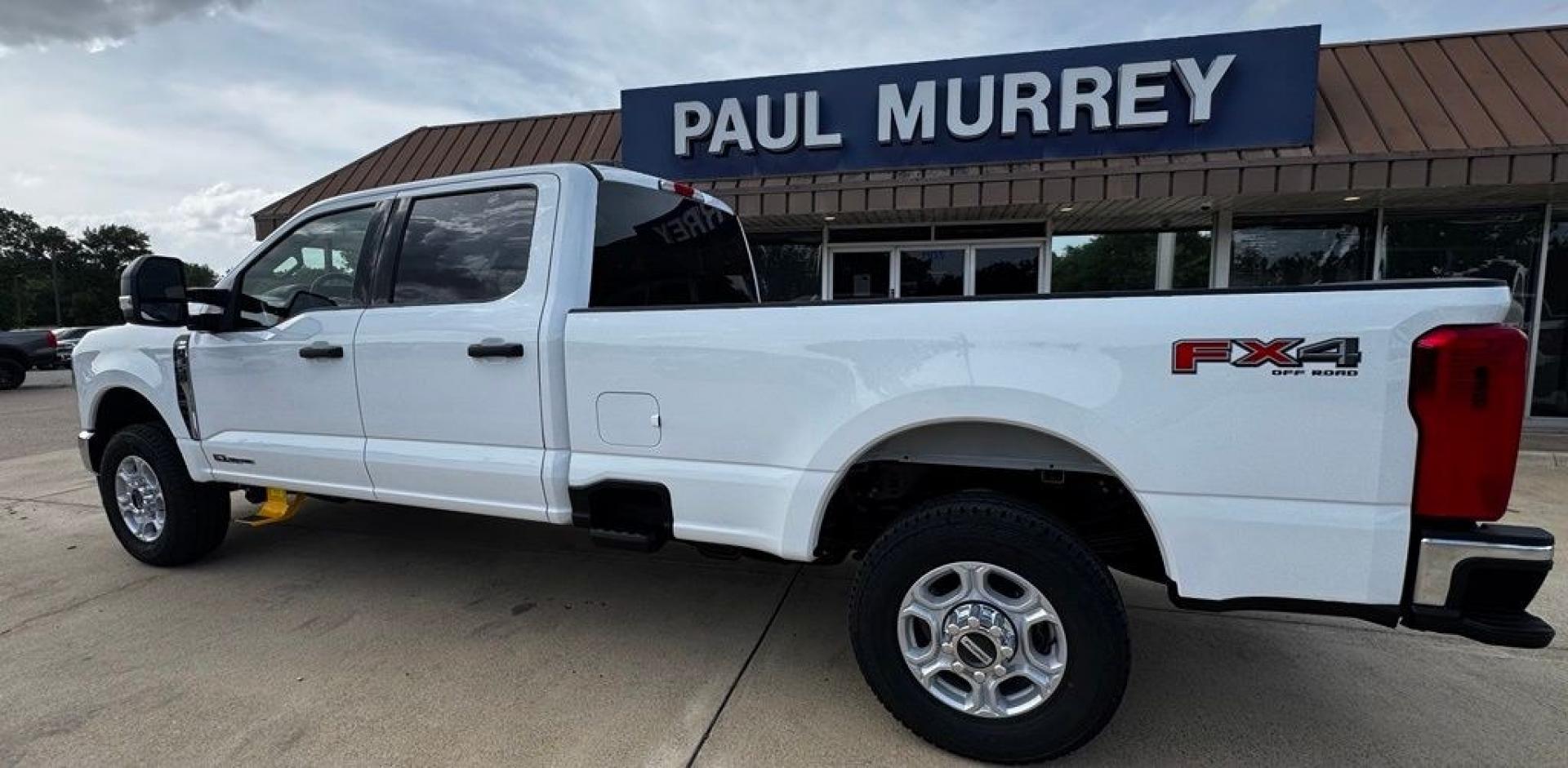 2026 Oxford White /Medium Dark Slate Ford F-350SD XLT (1FT8W3BT6TE) with an Power Stroke 6.7L V8 DI 32V OHV Turbodiesel engine, Automatic transmission, located at 1105 E Mulberry, Kaufman, TX, 75142, (972) 962-2151, 32.589550, -96.300926 - Recent Arrival! $1,000 off MSRP!<br><br>4WD.<br>Oxford White 2026 Ford F-350SD 4D Crew Cab XLT 4WD 10-Speed Automatic Power Stroke 6.7L V8 DI 32V OHV Turbodiesel Price includes: $1000 - Retail Customer Cash. Exp. 09/30/2026- Photo#2
