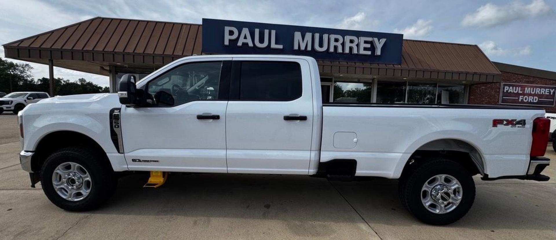 2026 Oxford White /Medium Dark Slate Ford F-350SD XLT (1FT8W3BT6TE) with an Power Stroke 6.7L V8 DI 32V OHV Turbodiesel engine, Automatic transmission, located at 1105 E Mulberry, Kaufman, TX, 75142, (972) 962-2151, 32.589550, -96.300926 - Recent Arrival! $1,000 off MSRP!<br><br>4WD.<br>Oxford White 2026 Ford F-350SD 4D Crew Cab XLT 4WD 10-Speed Automatic Power Stroke 6.7L V8 DI 32V OHV Turbodiesel Price includes: $1000 - Retail Customer Cash. Exp. 09/30/2026- Photo#10