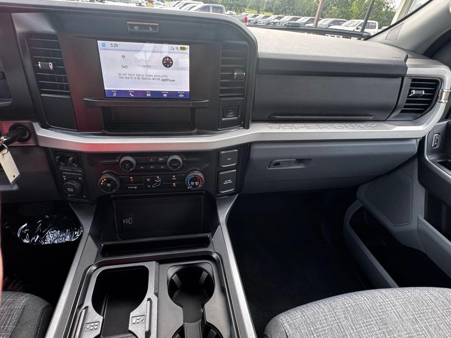 2026 Oxford White /Medium Dark Slate Ford F-350SD XLT (1FT8W3BT6TE) with an Power Stroke 6.7L V8 DI 32V OHV Turbodiesel engine, Automatic transmission, located at 1105 E Mulberry, Kaufman, TX, 75142, (972) 962-2151, 32.589550, -96.300926 - Recent Arrival! $1,000 off MSRP!<br><br>4WD.<br>Oxford White 2026 Ford F-350SD 4D Crew Cab XLT 4WD 10-Speed Automatic Power Stroke 6.7L V8 DI 32V OHV Turbodiesel Price includes: $1000 - Retail Customer Cash. Exp. 09/30/2026- Photo#18