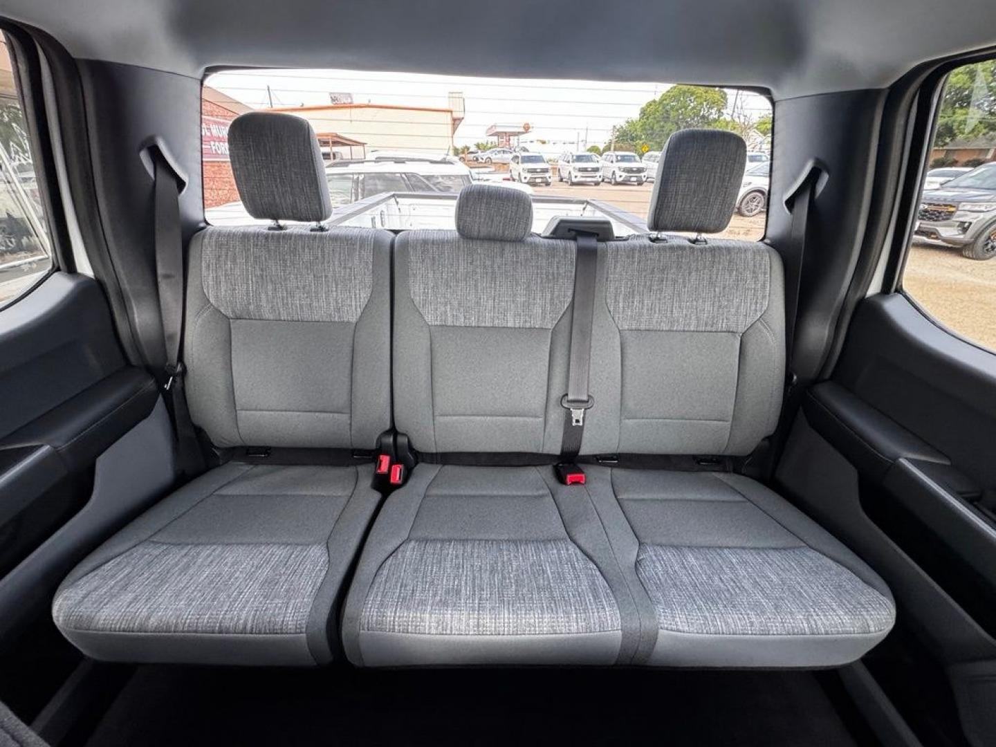 2026 Oxford White /Medium Dark Slate Ford F-350SD XLT (1FT8W3BT6TE) with an Power Stroke 6.7L V8 DI 32V OHV Turbodiesel engine, Automatic transmission, located at 1105 E Mulberry, Kaufman, TX, 75142, (972) 962-2151, 32.589550, -96.300926 - Recent Arrival! $1,000 off MSRP!<br><br>4WD.<br>Oxford White 2026 Ford F-350SD 4D Crew Cab XLT 4WD 10-Speed Automatic Power Stroke 6.7L V8 DI 32V OHV Turbodiesel Price includes: $1000 - Retail Customer Cash. Exp. 09/30/2026- Photo#20
