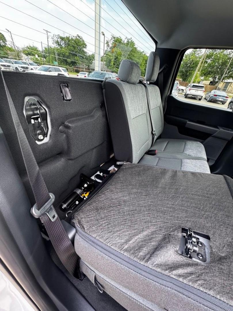 2026 Oxford White /Medium Dark Slate Ford F-350SD XLT (1FT8W3BT6TE) with an Power Stroke 6.7L V8 DI 32V OHV Turbodiesel engine, Automatic transmission, located at 1105 E Mulberry, Kaufman, TX, 75142, (972) 962-2151, 32.589550, -96.300926 - Recent Arrival! $1,000 off MSRP!<br><br>4WD.<br>Oxford White 2026 Ford F-350SD 4D Crew Cab XLT 4WD 10-Speed Automatic Power Stroke 6.7L V8 DI 32V OHV Turbodiesel Price includes: $1000 - Retail Customer Cash. Exp. 09/30/2026- Photo#26