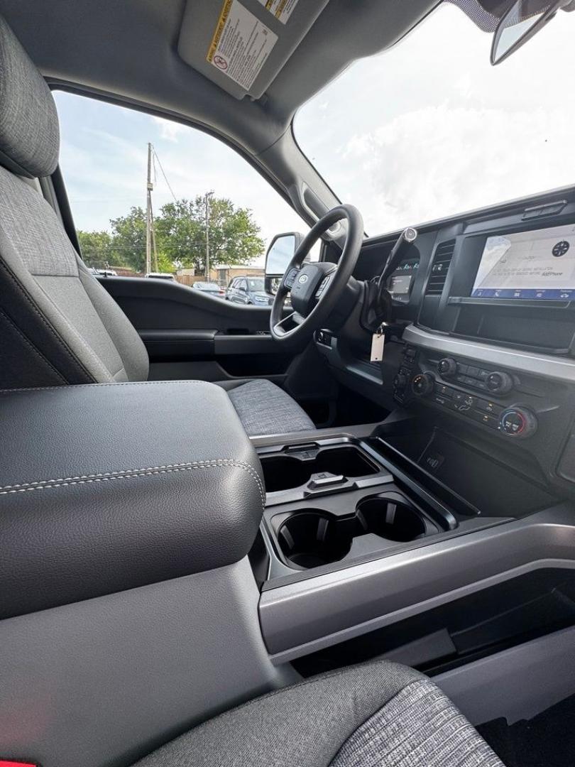 2026 Oxford White /Medium Dark Slate Ford F-350SD XLT (1FT8W3BT6TE) with an Power Stroke 6.7L V8 DI 32V OHV Turbodiesel engine, Automatic transmission, located at 1105 E Mulberry, Kaufman, TX, 75142, (972) 962-2151, 32.589550, -96.300926 - Recent Arrival! $1,000 off MSRP!<br><br>4WD.<br>Oxford White 2026 Ford F-350SD 4D Crew Cab XLT 4WD 10-Speed Automatic Power Stroke 6.7L V8 DI 32V OHV Turbodiesel Price includes: $1000 - Retail Customer Cash. Exp. 09/30/2026- Photo#30
