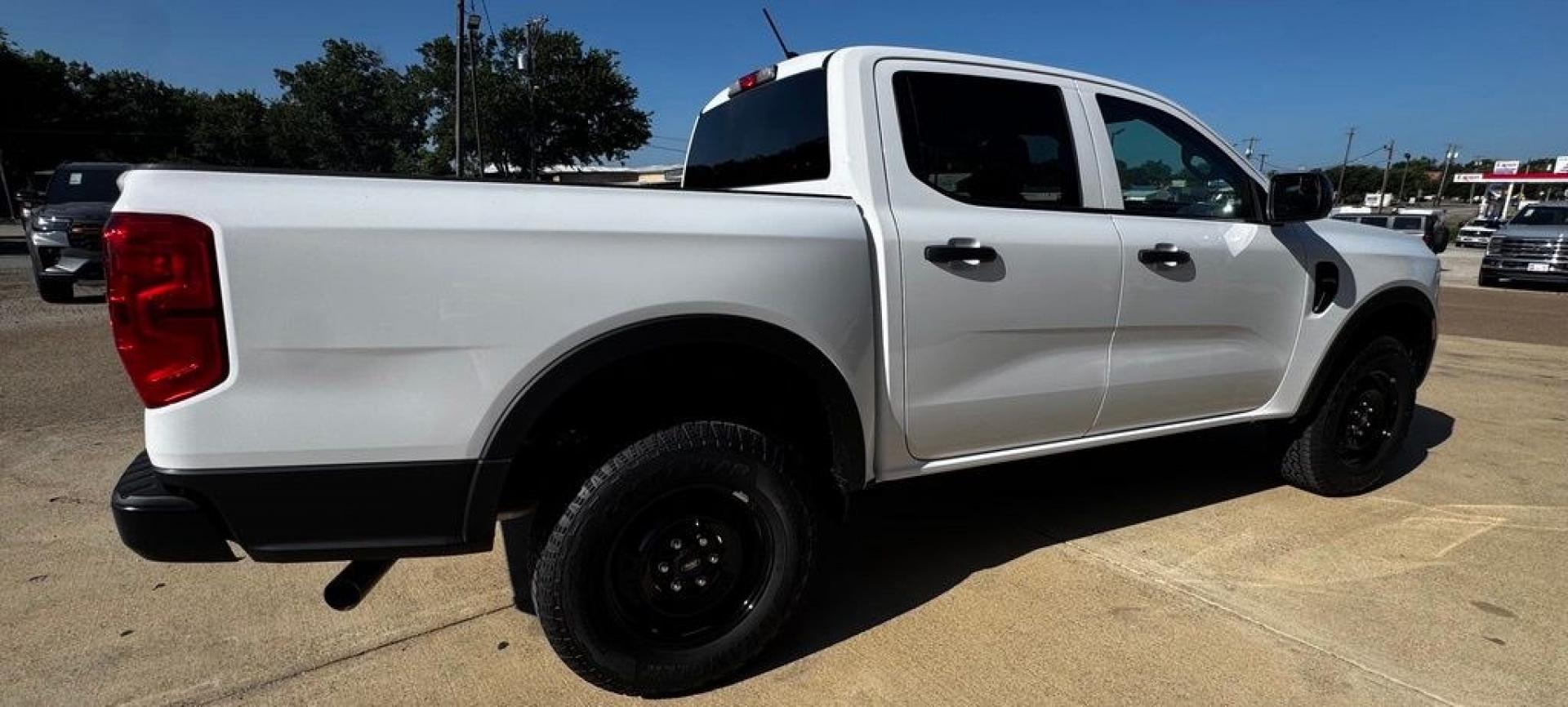 2026 Oxford White /Ebony Ford Ranger XL (1FTER4BH8TL) with an EcoBoost 2.3L I4 GTDi DOHC Turbocharged VCT engine, Automatic transmission, located at 1105 E Mulberry, Kaufman, TX, 75142, (972) 962-2151, 32.589550, -96.300926 - $2,000 off MSRP!<br><br><br>White / Oxford White 2026 Ford Ranger 4D Crew Cab XL RWD 10-Speed Automatic EcoBoost 2.3L I4 GTDi DOHC Turbocharged VCT 21/25 City/Highway MPG Price includes: $1000 - Retail Customer Cash. Exp. 09/30/2026 $1000 - SSE Down Payment Assistance. Exp. 08/31/2026- Photo#7