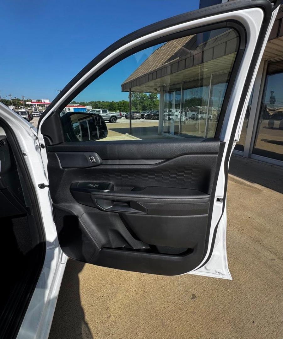 2026 Oxford White /Ebony Ford Ranger XL (1FTER4BH8TL) with an EcoBoost 2.3L I4 GTDi DOHC Turbocharged VCT engine, Automatic transmission, located at 1105 E Mulberry, Kaufman, TX, 75142, (972) 962-2151, 32.589550, -96.300926 - $2,000 off MSRP!<br><br><br>White / Oxford White 2026 Ford Ranger 4D Crew Cab XL RWD 10-Speed Automatic EcoBoost 2.3L I4 GTDi DOHC Turbocharged VCT 21/25 City/Highway MPG Price includes: $1000 - Retail Customer Cash. Exp. 09/30/2026 $1000 - SSE Down Payment Assistance. Exp. 08/31/2026- Photo#24