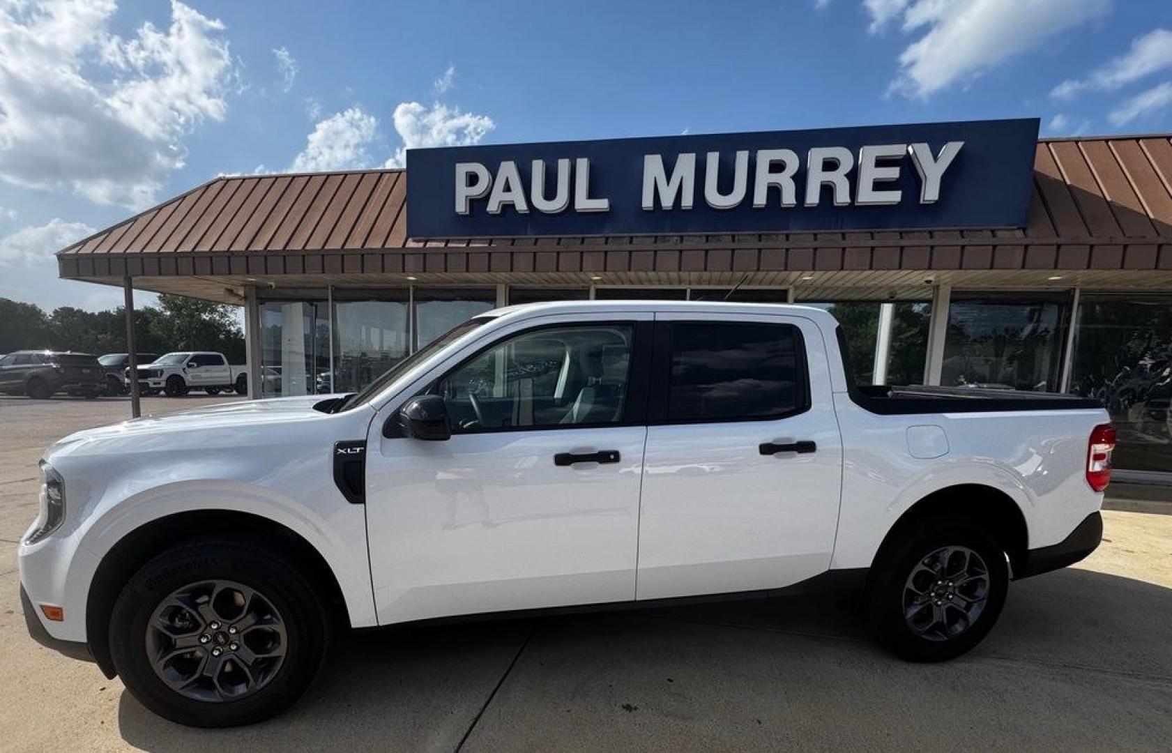 2026 Oxford White /Navy Pier/Aspen Gray Ford Maverick XLT (3FTTW8JA4TR) with an EcoBoost 2.0L I4 GTDi DOHC Turbocharged VCT engine, Automatic transmission, located at 1105 E Mulberry, Kaufman, TX, 75142, (972) 962-2151, 32.589550, -96.300926 - Recent Arrival! $1,000 off MSRP!<br><br><br>White / Oxford White 2026 Ford Maverick 4D Crew Cab XLT AWD 8-Speed Automatic EcoBoost 2.0L I4 GTDi DOHC Turbocharged VCT 22/30 City/Highway MPG<br><br>22/30 City/Highway MPG Price includes: $1000 - Retail Customer Cash. Exp. 09/30/2026- Photo#2