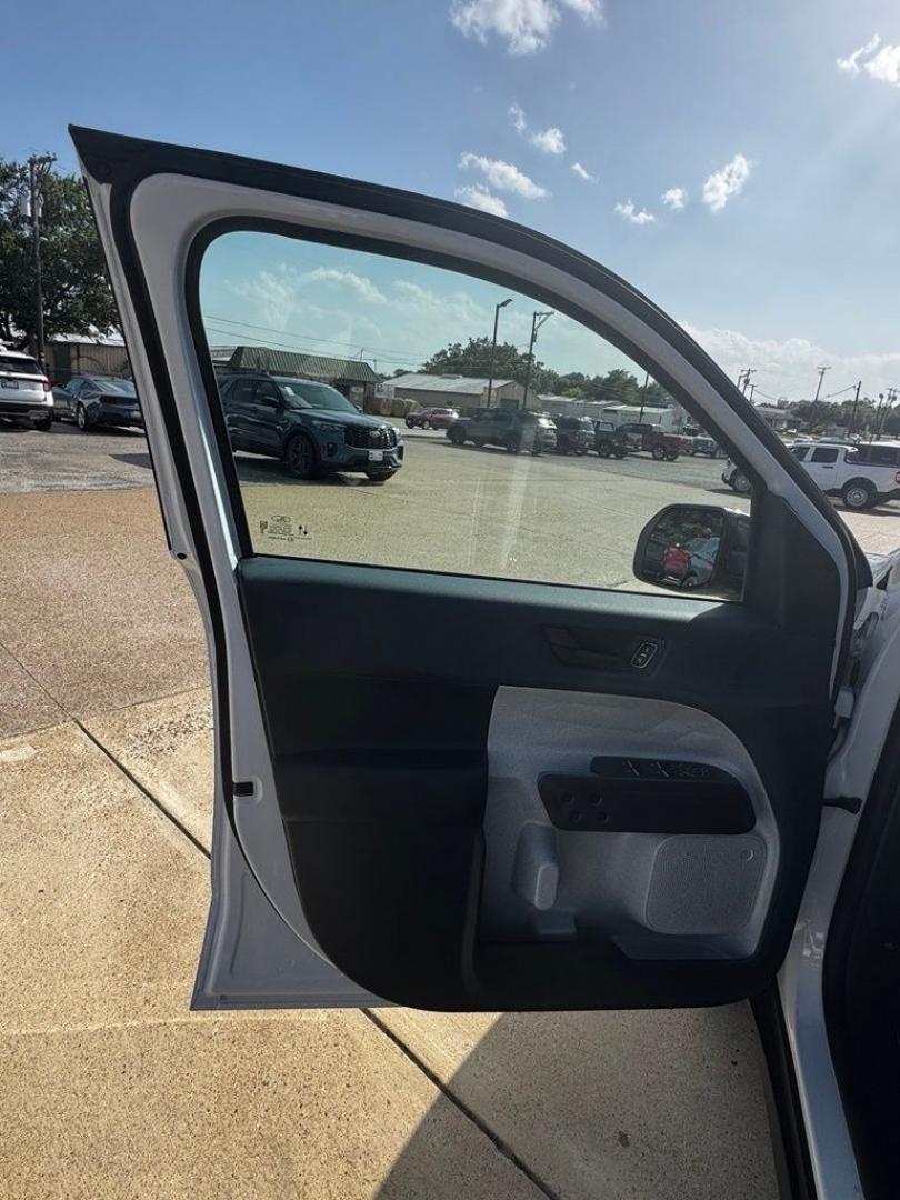 2026 Oxford White /Navy Pier/Aspen Gray Ford Maverick XLT (3FTTW8JA4TR) with an EcoBoost 2.0L I4 GTDi DOHC Turbocharged VCT engine, Automatic transmission, located at 1105 E Mulberry, Kaufman, TX, 75142, (972) 962-2151, 32.589550, -96.300926 - Recent Arrival! $1,000 off MSRP!<br><br><br>White / Oxford White 2026 Ford Maverick 4D Crew Cab XLT AWD 8-Speed Automatic EcoBoost 2.0L I4 GTDi DOHC Turbocharged VCT 22/30 City/Highway MPG<br><br>22/30 City/Highway MPG Price includes: $1000 - Retail Customer Cash. Exp. 09/30/2026- Photo#12
