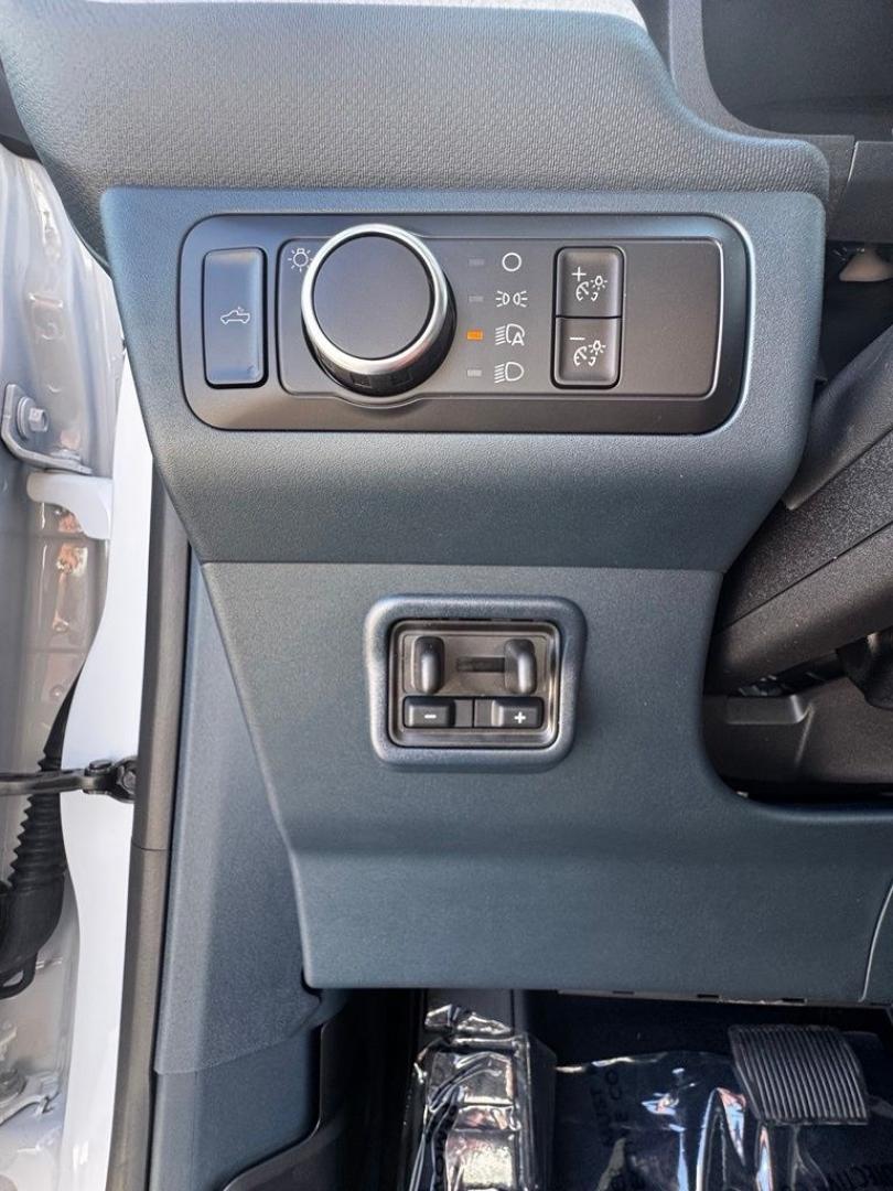2026 Oxford White /Navy Pier/Aspen Gray Ford Maverick XLT (3FTTW8JA4TR) with an EcoBoost 2.0L I4 GTDi DOHC Turbocharged VCT engine, Automatic transmission, located at 1105 E Mulberry, Kaufman, TX, 75142, (972) 962-2151, 32.589550, -96.300926 - Recent Arrival! $1,000 off MSRP!<br><br><br>White / Oxford White 2026 Ford Maverick 4D Crew Cab XLT AWD 8-Speed Automatic EcoBoost 2.0L I4 GTDi DOHC Turbocharged VCT 22/30 City/Highway MPG<br><br>22/30 City/Highway MPG Price includes: $1000 - Retail Customer Cash. Exp. 09/30/2026- Photo#17
