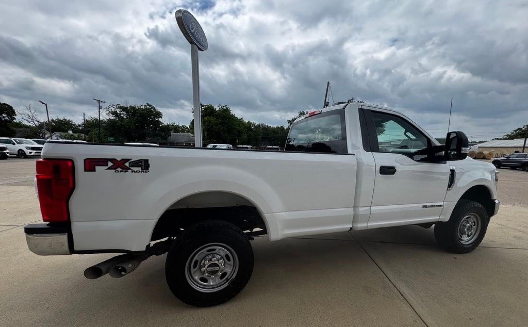 2022 Oxford White /Medium Earth Gray Ford F-250SD XL (1FDBF2BT6NE) with an Power Stroke 6.7L V8 DI 32V OHV Turbodiesel engine, Automatic transmission, located at 1105 E Mulberry, Kaufman, TX, 75142, (972) 962-2151, 32.589550, -96.300926- Photo#9