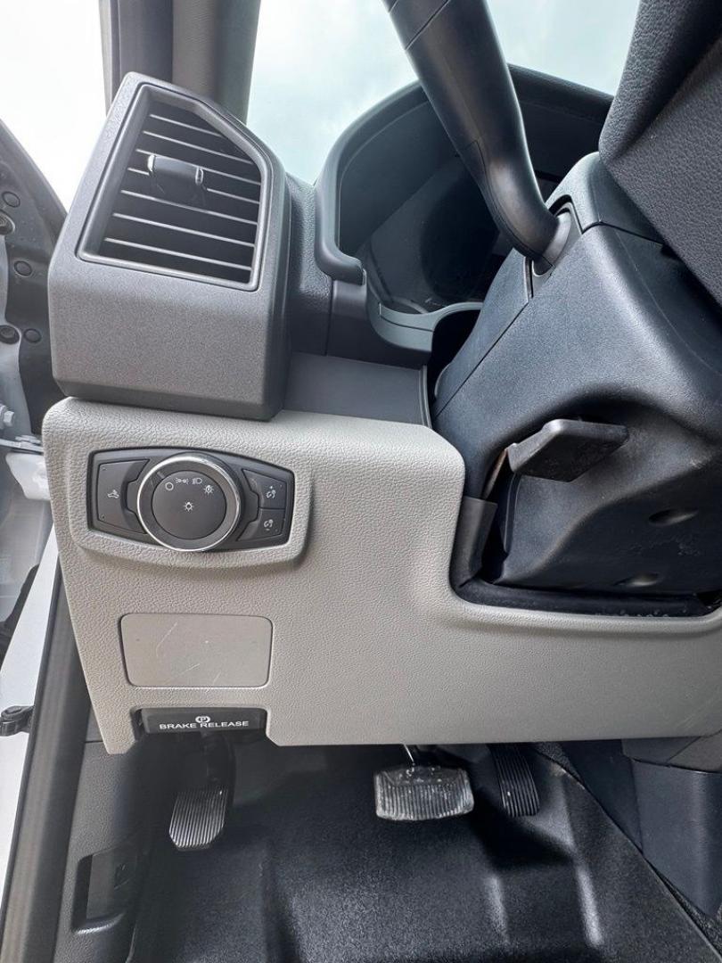 2022 Oxford White /Medium Earth Gray Ford F-250SD XL (1FDBF2BT6NE) with an Power Stroke 6.7L V8 DI 32V OHV Turbodiesel engine, Automatic transmission, located at 1105 E Mulberry, Kaufman, TX, 75142, (972) 962-2151, 32.589550, -96.300926- Photo#14