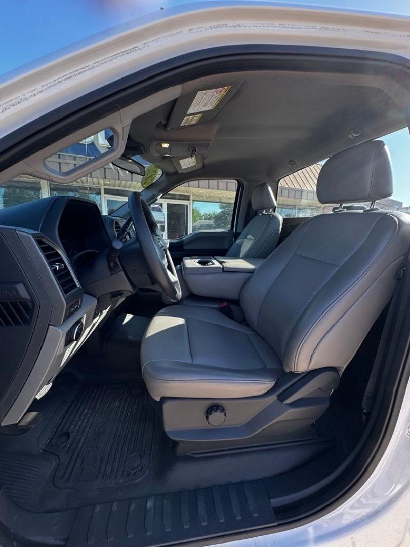 2022 Oxford White /Medium Earth Gray Ford F-350SD XL (1FDRF3HT7NE) with an Power Stroke 6.7L V8 DI 32V OHV Turbodiesel engine, Automatic transmission, located at 1105 E Mulberry, Kaufman, TX, 75142, (972) 962-2151, 32.589550, -96.300926 - Oxford White 2022 Ford F-350SD 2D Standard Cab XL DRW 4WD 10-Speed Automatic Power Stroke 6.7L V8 DI 32V OHV Turbodiesel 4WD.<br><br><br>Please call Paul Murrey Ford Inc. In Kaufman Texas A Family Dealership Since 1952 Serving the Dallas Fort Worth and East Texas areas for over 70 years. Please call- Photo#9