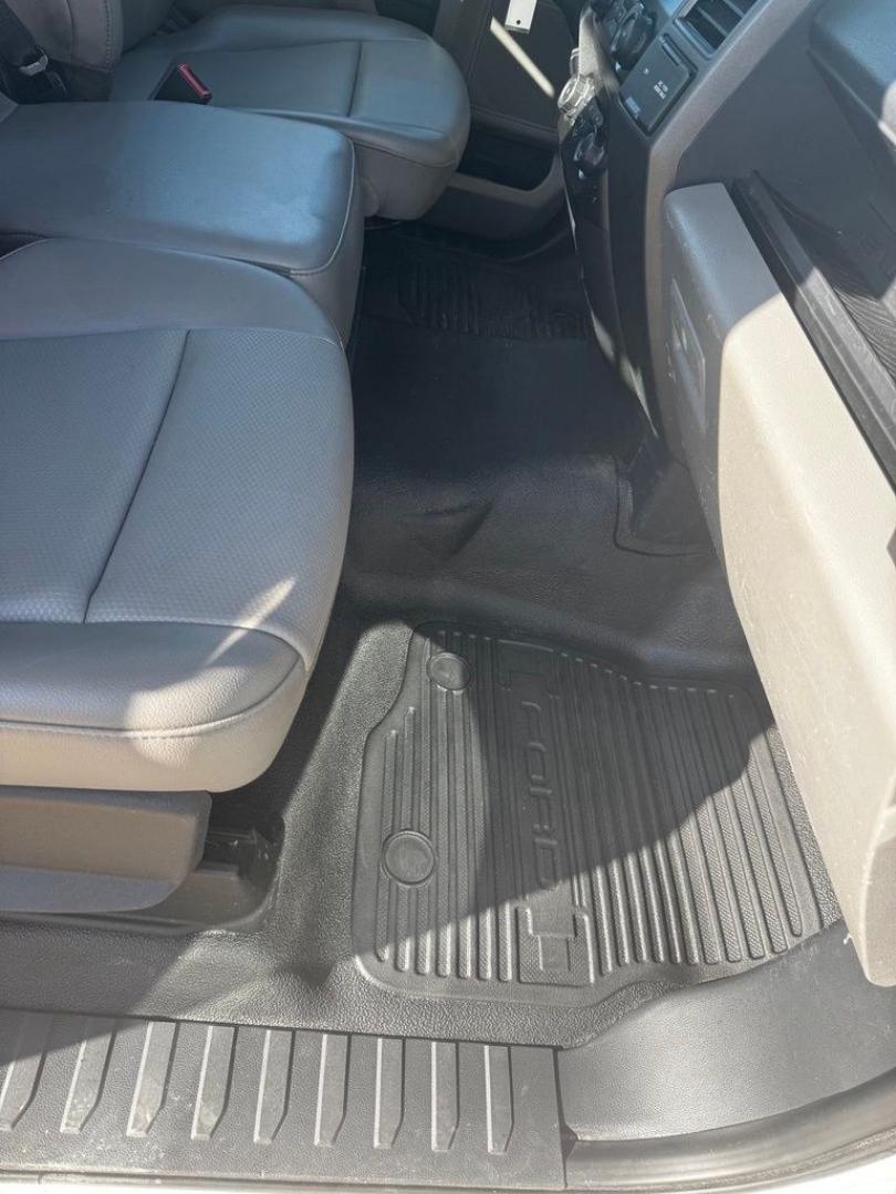 2022 Oxford White /Medium Earth Gray Ford F-350SD XL (1FDRF3HT7NE) with an Power Stroke 6.7L V8 DI 32V OHV Turbodiesel engine, Automatic transmission, located at 1105 E Mulberry, Kaufman, TX, 75142, (972) 962-2151, 32.589550, -96.300926 - Oxford White 2022 Ford F-350SD 2D Standard Cab XL DRW 4WD 10-Speed Automatic Power Stroke 6.7L V8 DI 32V OHV Turbodiesel 4WD.<br><br><br>Please call Paul Murrey Ford Inc. In Kaufman Texas A Family Dealership Since 1952 Serving the Dallas Fort Worth and East Texas areas for over 70 years. Please call- Photo#21