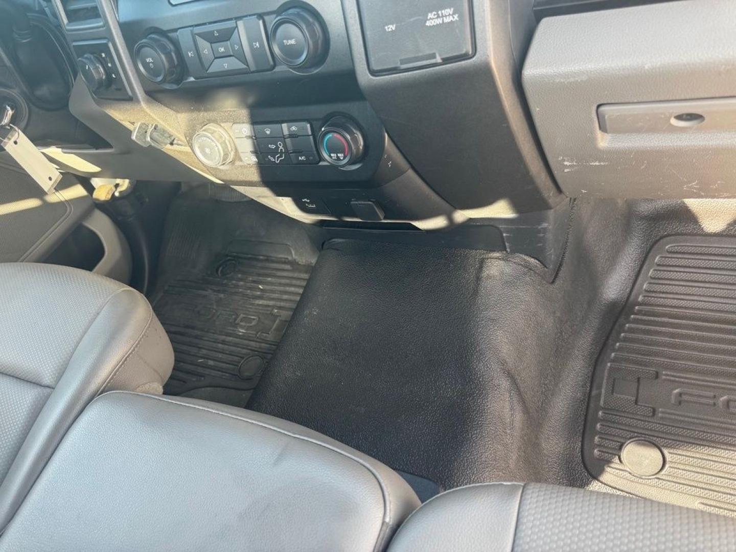 2022 Oxford White /Medium Earth Gray Ford F-350SD XL (1FDRF3HT7NE) with an Power Stroke 6.7L V8 DI 32V OHV Turbodiesel engine, Automatic transmission, located at 1105 E Mulberry, Kaufman, TX, 75142, (972) 962-2151, 32.589550, -96.300926 - Oxford White 2022 Ford F-350SD 2D Standard Cab XL DRW 4WD 10-Speed Automatic Power Stroke 6.7L V8 DI 32V OHV Turbodiesel 4WD.<br><br><br>Please call Paul Murrey Ford Inc. In Kaufman Texas A Family Dealership Since 1952 Serving the Dallas Fort Worth and East Texas areas for over 70 years. Please call- Photo#22
