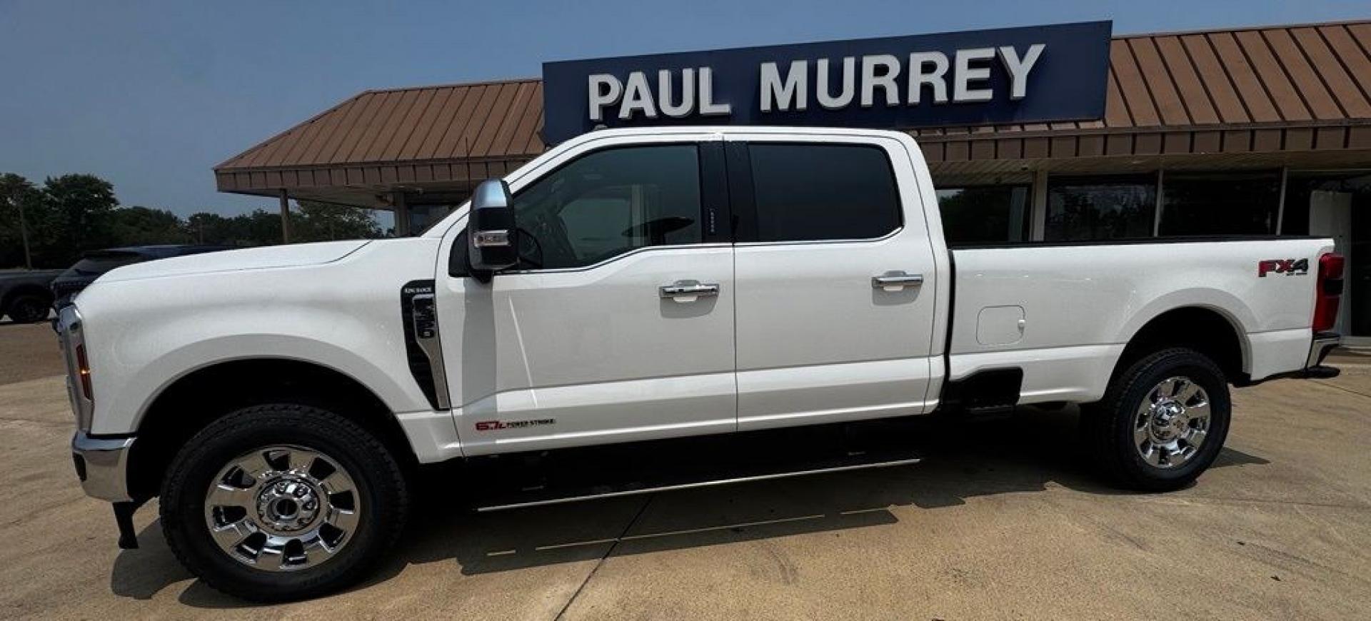 2026 White Metallic /Java Ford F-350SD King Ranch (1FT8W3BM1TE) with an 6.7L High Output Power Stroke V8 Diesel engine, Automatic transmission, located at 1105 E Mulberry, Kaufman, TX, 75142, (972) 962-2151, 32.589550, -96.300926 - Recent Arrival!<br><br>4WD.<br>Star White Metallic Tri-Coat 2026 Ford F-350SD 4D Crew Cab King Ranch 4WD 10-Speed Automatic 6.7L High Output Power Stroke V8 Diesel- Photo#1