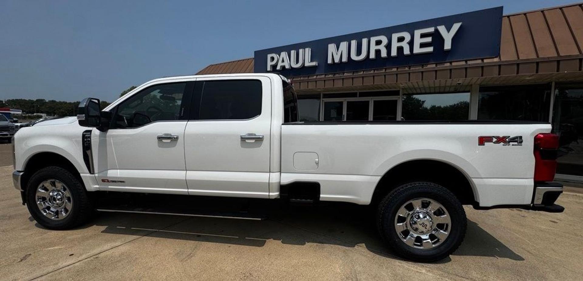 2026 White Metallic /Java Ford F-350SD King Ranch (1FT8W3BM1TE) with an 6.7L High Output Power Stroke V8 Diesel engine, Automatic transmission, located at 1105 E Mulberry, Kaufman, TX, 75142, (972) 962-2151, 32.589550, -96.300926 - Recent Arrival!<br><br>4WD.<br>Star White Metallic Tri-Coat 2026 Ford F-350SD 4D Crew Cab King Ranch 4WD 10-Speed Automatic 6.7L High Output Power Stroke V8 Diesel- Photo#2
