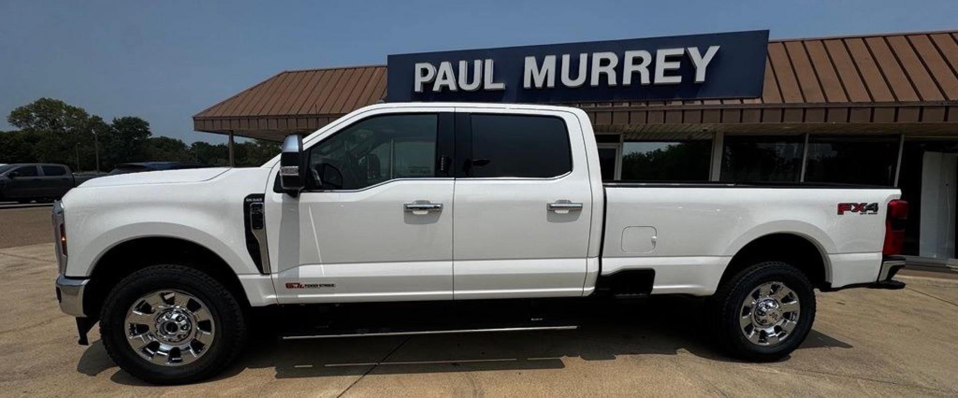 2026 White Metallic /Java Ford F-350SD King Ranch (1FT8W3BM1TE) with an 6.7L High Output Power Stroke V8 Diesel engine, Automatic transmission, located at 1105 E Mulberry, Kaufman, TX, 75142, (972) 962-2151, 32.589550, -96.300926 - Recent Arrival!<br><br>4WD.<br>Star White Metallic Tri-Coat 2026 Ford F-350SD 4D Crew Cab King Ranch 4WD 10-Speed Automatic 6.7L High Output Power Stroke V8 Diesel- Photo#3