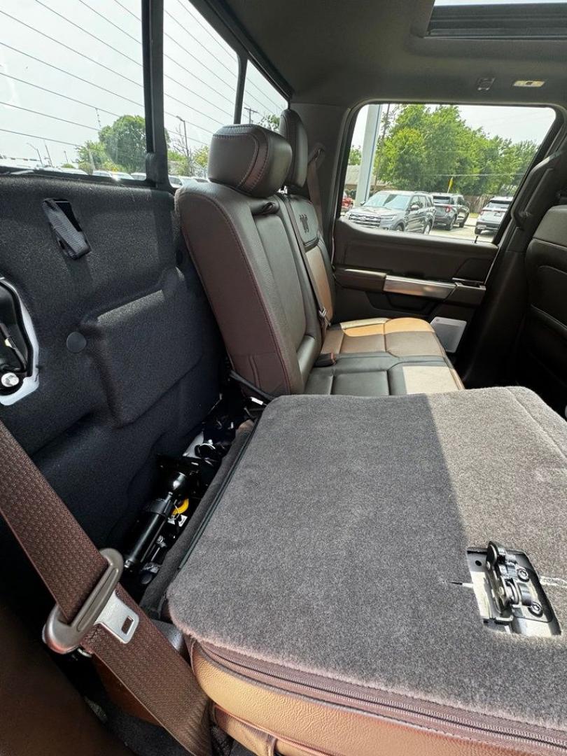 2026 White Metallic /Java Ford F-350SD King Ranch (1FT8W3BM1TE) with an 6.7L High Output Power Stroke V8 Diesel engine, Automatic transmission, located at 1105 E Mulberry, Kaufman, TX, 75142, (972) 962-2151, 32.589550, -96.300926 - Recent Arrival!<br><br>4WD.<br>Star White Metallic Tri-Coat 2026 Ford F-350SD 4D Crew Cab King Ranch 4WD 10-Speed Automatic 6.7L High Output Power Stroke V8 Diesel- Photo#34