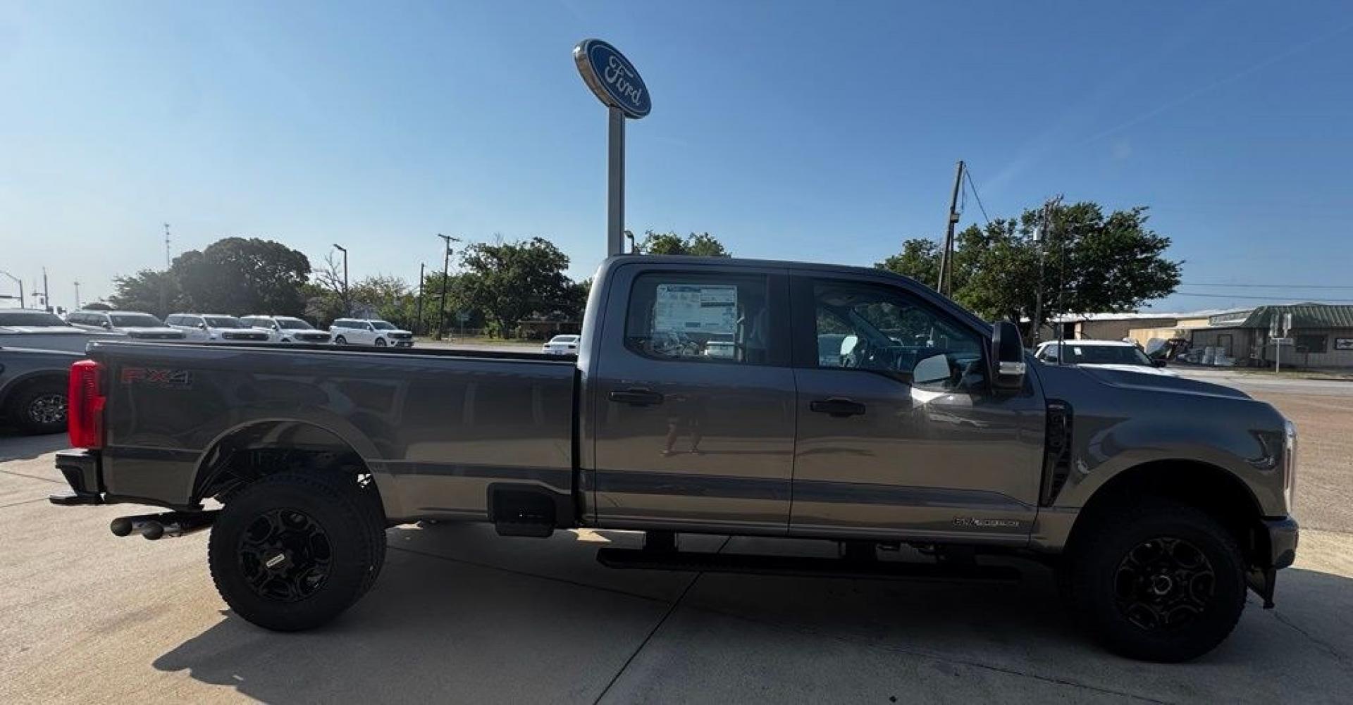 2026 Gray Metallic /Medium Dark Slate Ford F-350SD XL (1FT8W3BT3TE) with an Power Stroke 6.7L V8 DI 32V OHV Turbodiesel engine, Automatic transmission, located at 1105 E Mulberry, Kaufman, TX, 75142, (972) 962-2151, 32.589550, -96.300926 - Recent Arrival! $2,500 off MSRP!<br><br>4WD.<br>Carbonized Gray Metallic 2026 Ford F-350SD 4D Crew Cab XL 4WD 10-Speed Automatic Power Stroke 6.7L V8 DI 32V OHV Turbodiesel Price includes: $1000 - Retail Customer Cash. Exp. 09/30/2026 $1500 - Retail Customer Cash. Exp. 09/30/2026- Photo#9