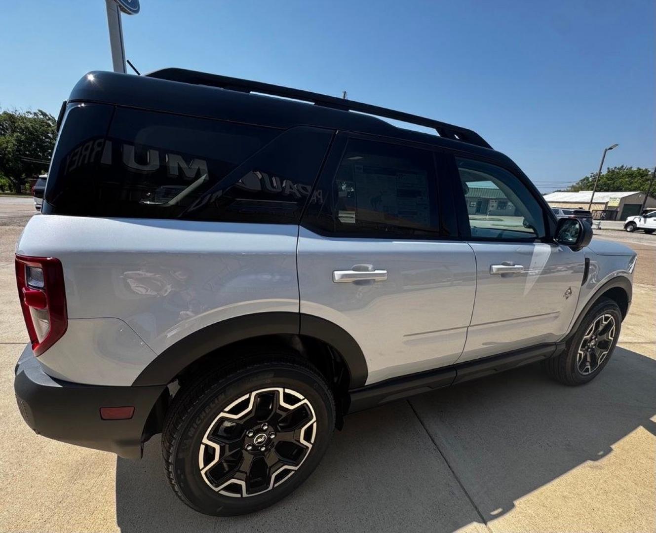 2026 White Metallic /Ebony/Roast Ford Bronco Sport Outer Banks (3FMCR9CN1TR) with an 1.5L EcoBoost engine, Automatic transmission, located at 1105 E Mulberry, Kaufman, TX, 75142, (972) 962-2151, 32.589550, -96.300926- Photo#7
