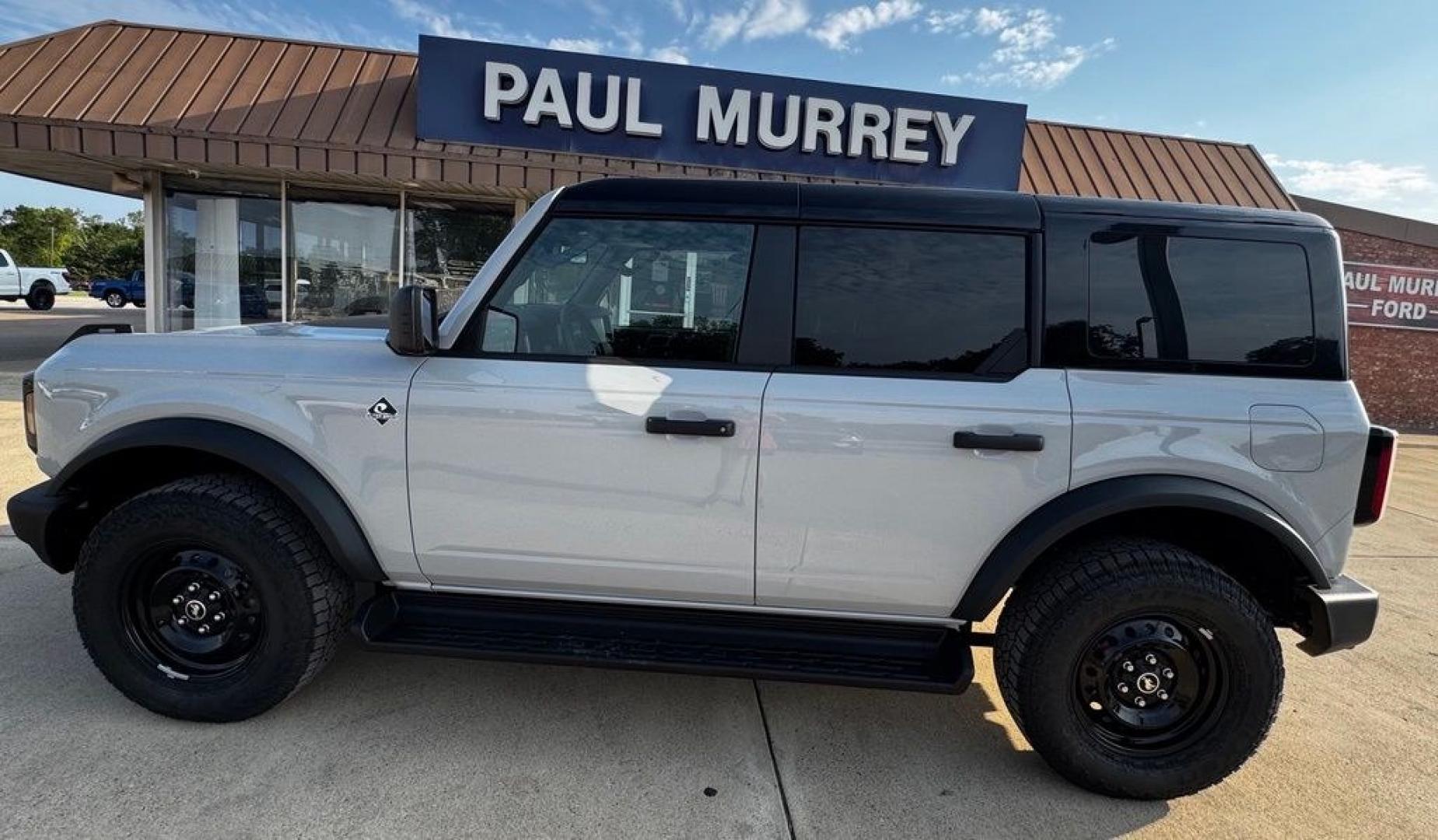 2026 Avalanche /Black Onyx Ford Bronco Outer Banks (1FMEE8BP6TL) with an 2.7L EcoBoost V6 engine, Automatic transmission, located at 1105 E Mulberry, Kaufman, TX, 75142, (972) 962-2151, 32.589550, -96.300926- Photo#1