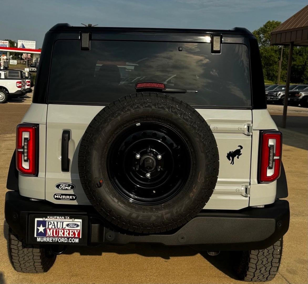 2026 Avalanche /Black Onyx Ford Bronco Outer Banks (1FMEE8BP6TL) with an 2.7L EcoBoost V6 engine, Automatic transmission, located at 1105 E Mulberry, Kaufman, TX, 75142, (972) 962-2151, 32.589550, -96.300926- Photo#6