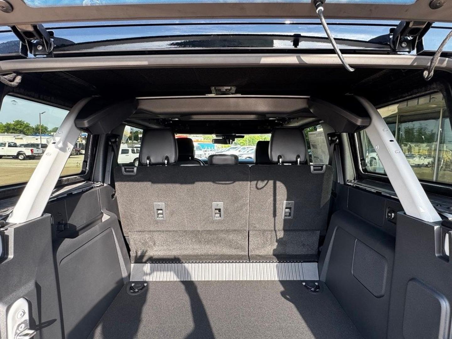 2026 Avalanche /Black Onyx Ford Bronco Outer Banks (1FMEE8BP6TL) with an 2.7L EcoBoost V6 engine, Automatic transmission, located at 1105 E Mulberry, Kaufman, TX, 75142, (972) 962-2151, 32.589550, -96.300926- Photo#10
