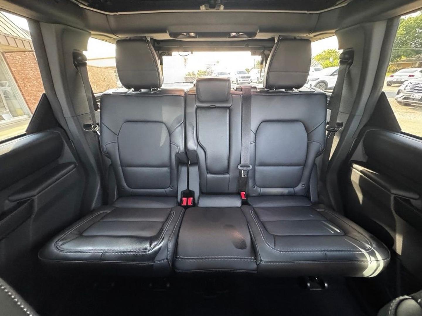 2026 Avalanche /Black Onyx Ford Bronco Outer Banks (1FMEE8BP6TL) with an 2.7L EcoBoost V6 engine, Automatic transmission, located at 1105 E Mulberry, Kaufman, TX, 75142, (972) 962-2151, 32.589550, -96.300926- Photo#21