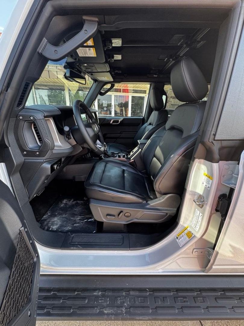 2026 Avalanche /Black Onyx Ford Bronco Outer Banks (1FMEE8BP6TL) with an 2.7L EcoBoost V6 engine, Automatic transmission, located at 1105 E Mulberry, Kaufman, TX, 75142, (972) 962-2151, 32.589550, -96.300926- Photo#23