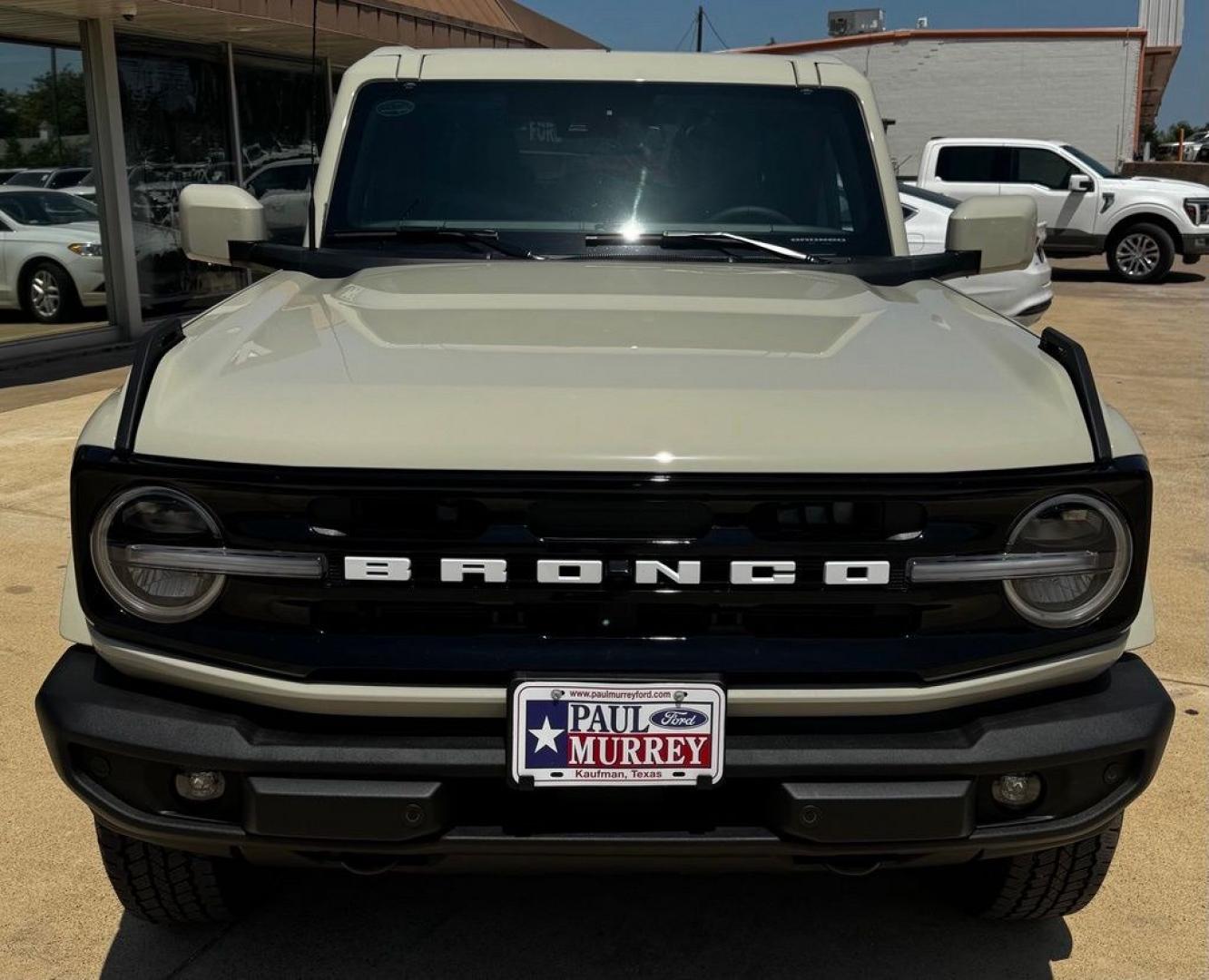 2026 Desert Sand /Black Ford Bronco Outer Banks (1FMEE8BP2TL) with an 2.7L EcoBoost V6 engine, Automatic transmission, located at 1105 E Mulberry, Kaufman, TX, 75142, (972) 962-2151, 32.589550, -96.300926- Photo#3