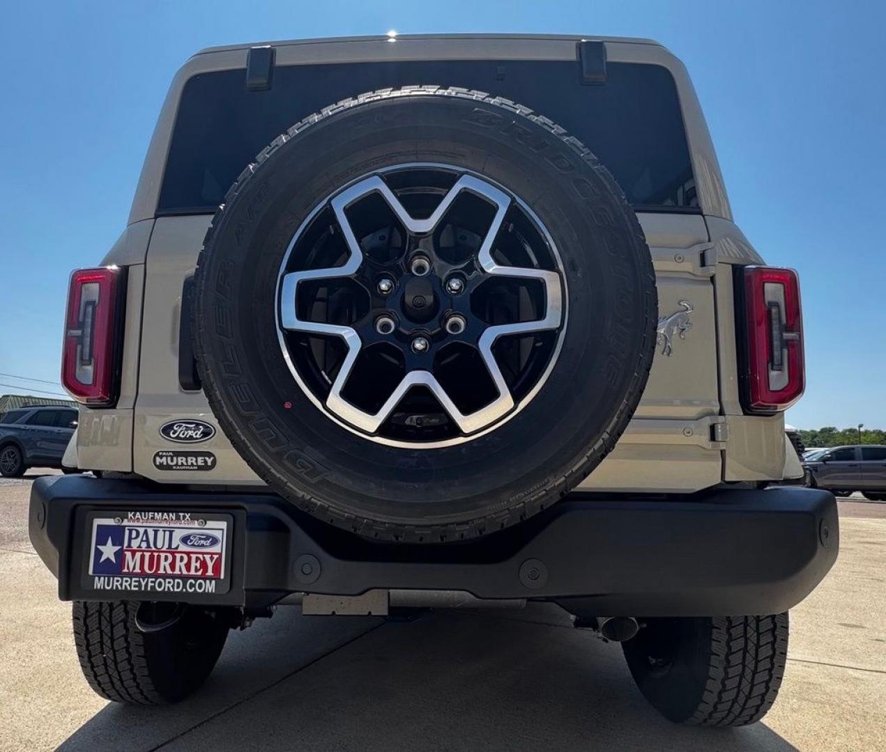 2026 Desert Sand /Black Ford Bronco Outer Banks (1FMEE8BP2TL) with an 2.7L EcoBoost V6 engine, Automatic transmission, located at 1105 E Mulberry, Kaufman, TX, 75142, (972) 962-2151, 32.589550, -96.300926- Photo#5
