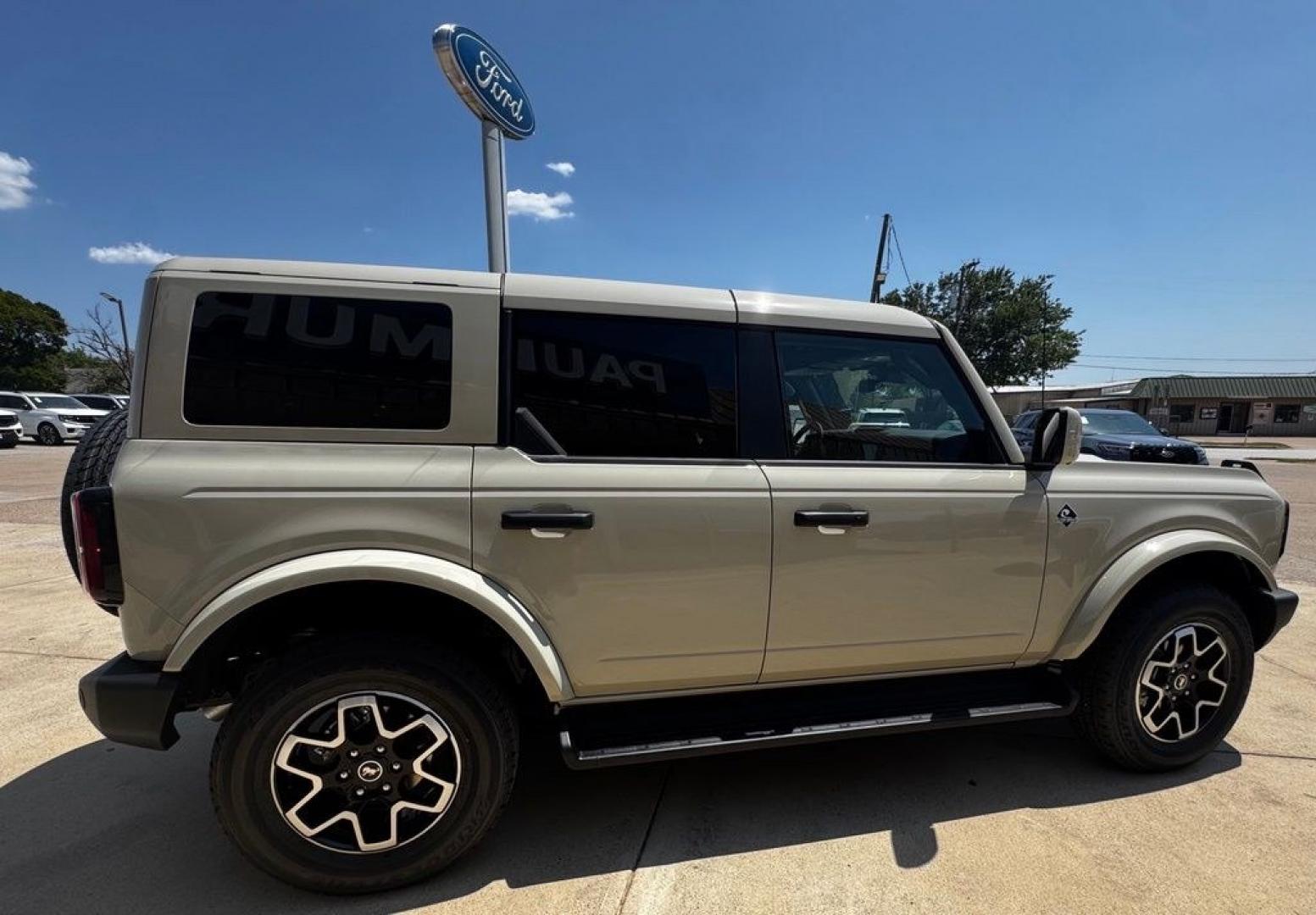 2026 Desert Sand /Black Ford Bronco Outer Banks (1FMEE8BP2TL) with an 2.7L EcoBoost V6 engine, Automatic transmission, located at 1105 E Mulberry, Kaufman, TX, 75142, (972) 962-2151, 32.589550, -96.300926- Photo#13