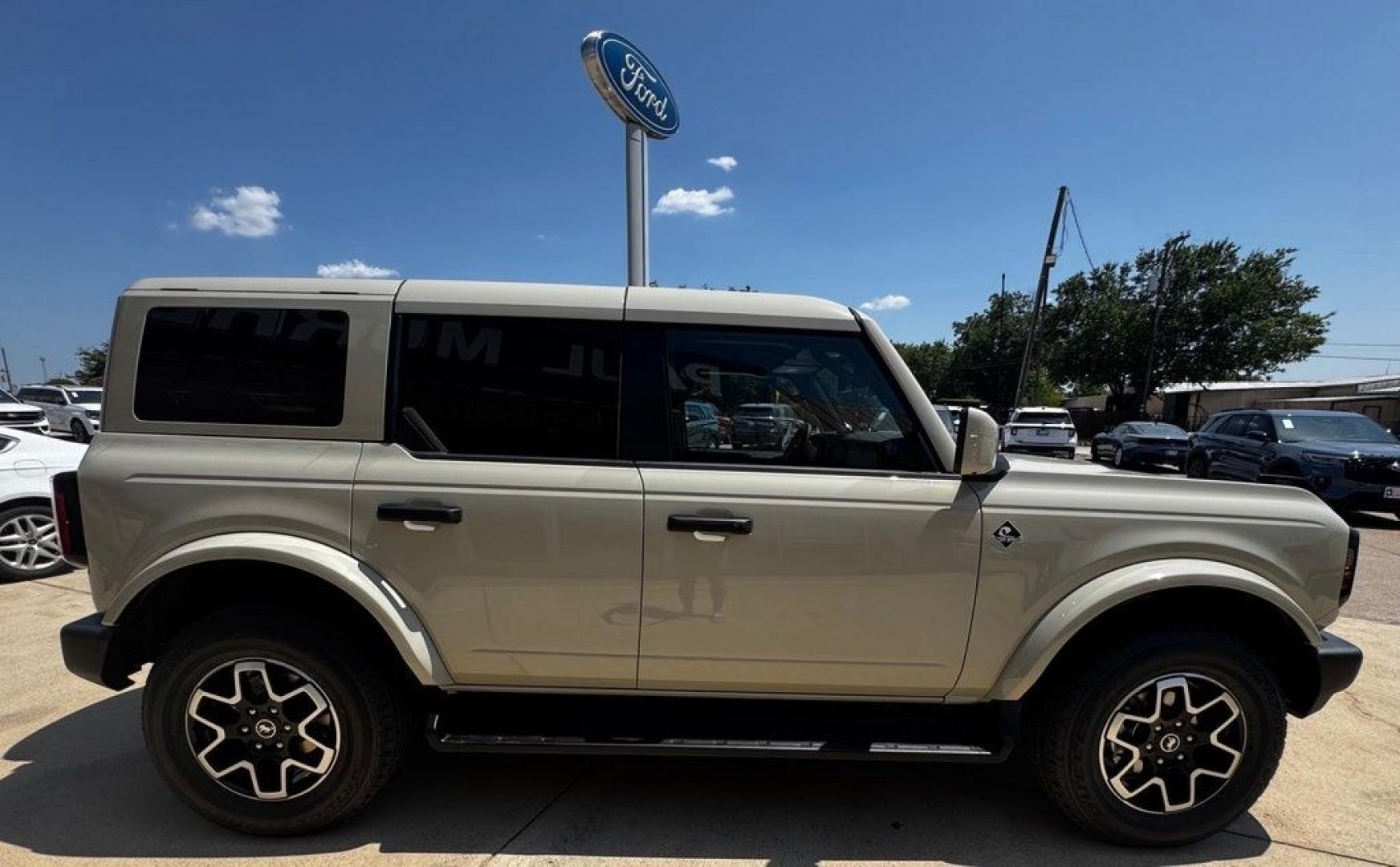 2026 Desert Sand /Black Ford Bronco Outer Banks (1FMEE8BP2TL) with an 2.7L EcoBoost V6 engine, Automatic transmission, located at 1105 E Mulberry, Kaufman, TX, 75142, (972) 962-2151, 32.589550, -96.300926- Photo#14