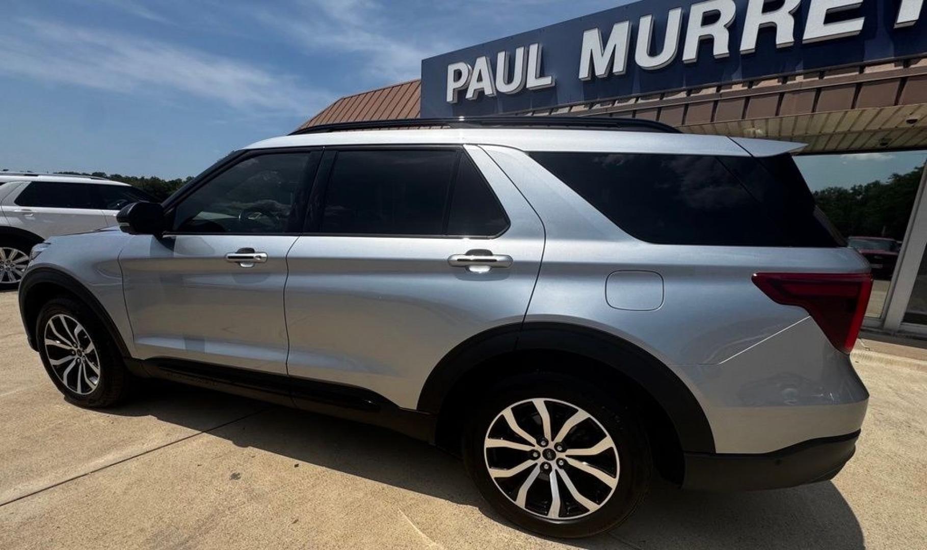 2020 Silver Metallic /Ebony Ford Explorer ST (1FM5K8GC2LG) with an 3.0L EcoBoost V6 engine, Automatic transmission, located at 1105 E Mulberry, Kaufman, TX, 75142, (972) 962-2151, 32.589550, -96.300926 - Silver Metallic 2020 Ford Explorer 4D Sport Utility ST 4WD 10-Speed Automatic 3.0L EcoBoost V6 4WD.<br><br><br>Awards:<br> * 2020 KBB.com 10 Favorite New-for-2020 Cars * 2020 KBB.com 10 Best SUVs Worth Waiting For<br>Please call Paul Murrey Ford Inc. In Kaufman Texas A Family Dealership Since 195- Photo#1