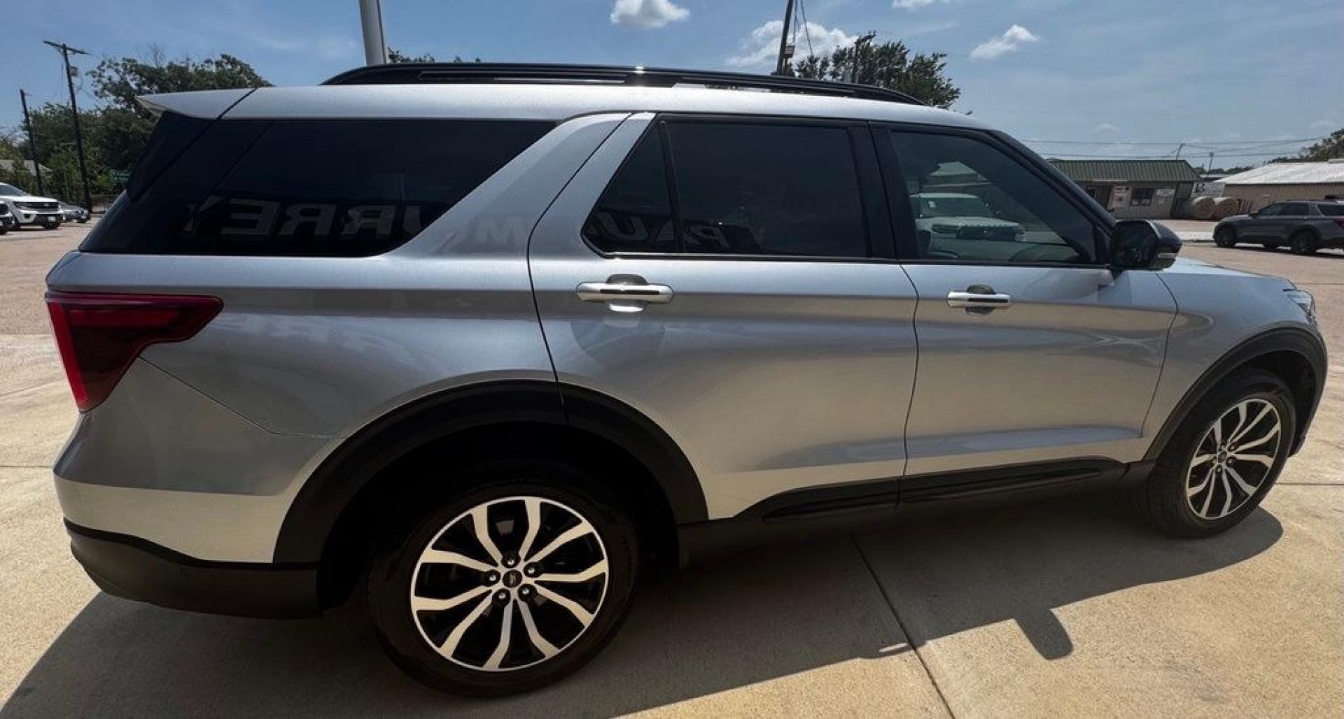 2020 Silver Metallic /Ebony Ford Explorer ST (1FM5K8GC2LG) with an 3.0L EcoBoost V6 engine, Automatic transmission, located at 1105 E Mulberry, Kaufman, TX, 75142, (972) 962-2151, 32.589550, -96.300926 - Silver Metallic 2020 Ford Explorer 4D Sport Utility ST 4WD 10-Speed Automatic 3.0L EcoBoost V6 4WD.<br><br><br>Awards:<br> * 2020 KBB.com 10 Favorite New-for-2020 Cars * 2020 KBB.com 10 Best SUVs Worth Waiting For<br>Please call Paul Murrey Ford Inc. In Kaufman Texas A Family Dealership Since 195- Photo#5