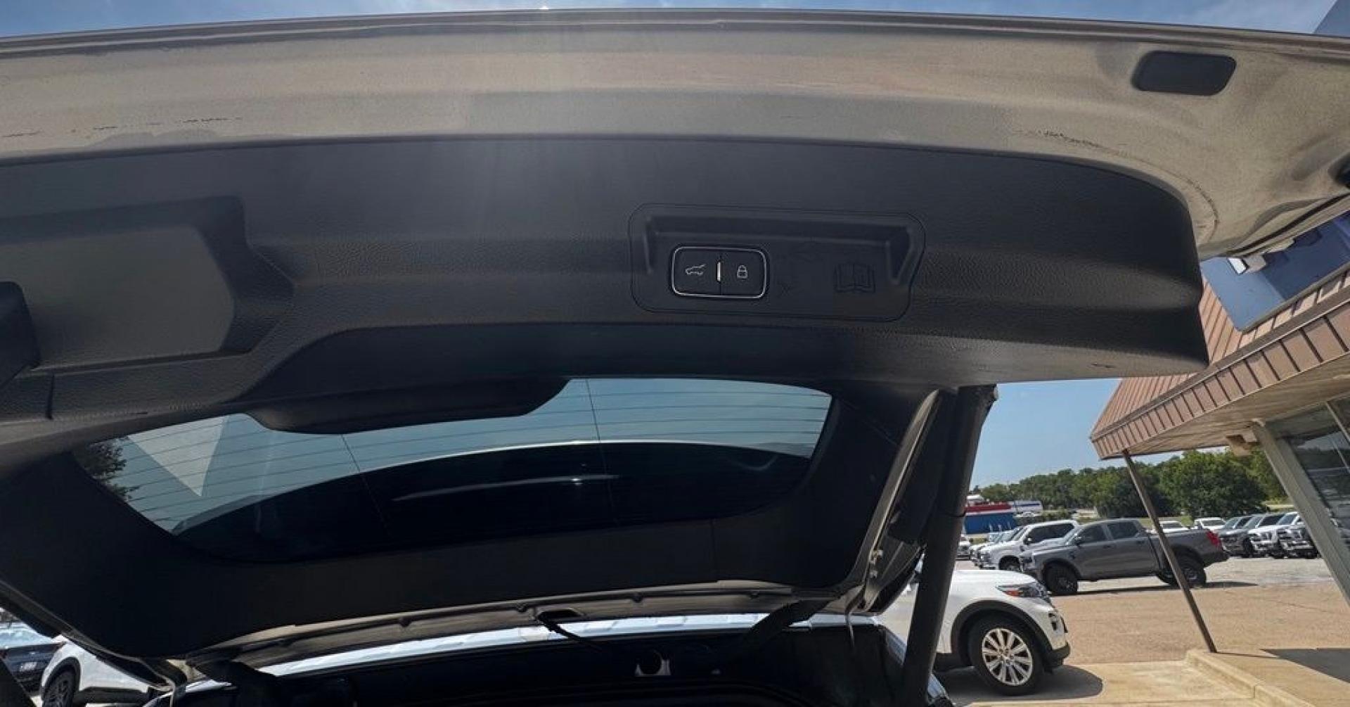 2020 Silver Metallic /Ebony Ford Explorer ST (1FM5K8GC2LG) with an 3.0L EcoBoost V6 engine, Automatic transmission, located at 1105 E Mulberry, Kaufman, TX, 75142, (972) 962-2151, 32.589550, -96.300926 - Silver Metallic 2020 Ford Explorer 4D Sport Utility ST 4WD 10-Speed Automatic 3.0L EcoBoost V6 4WD.<br><br><br>Awards:<br> * 2020 KBB.com 10 Favorite New-for-2020 Cars * 2020 KBB.com 10 Best SUVs Worth Waiting For<br>Please call Paul Murrey Ford Inc. In Kaufman Texas A Family Dealership Since 195- Photo#10